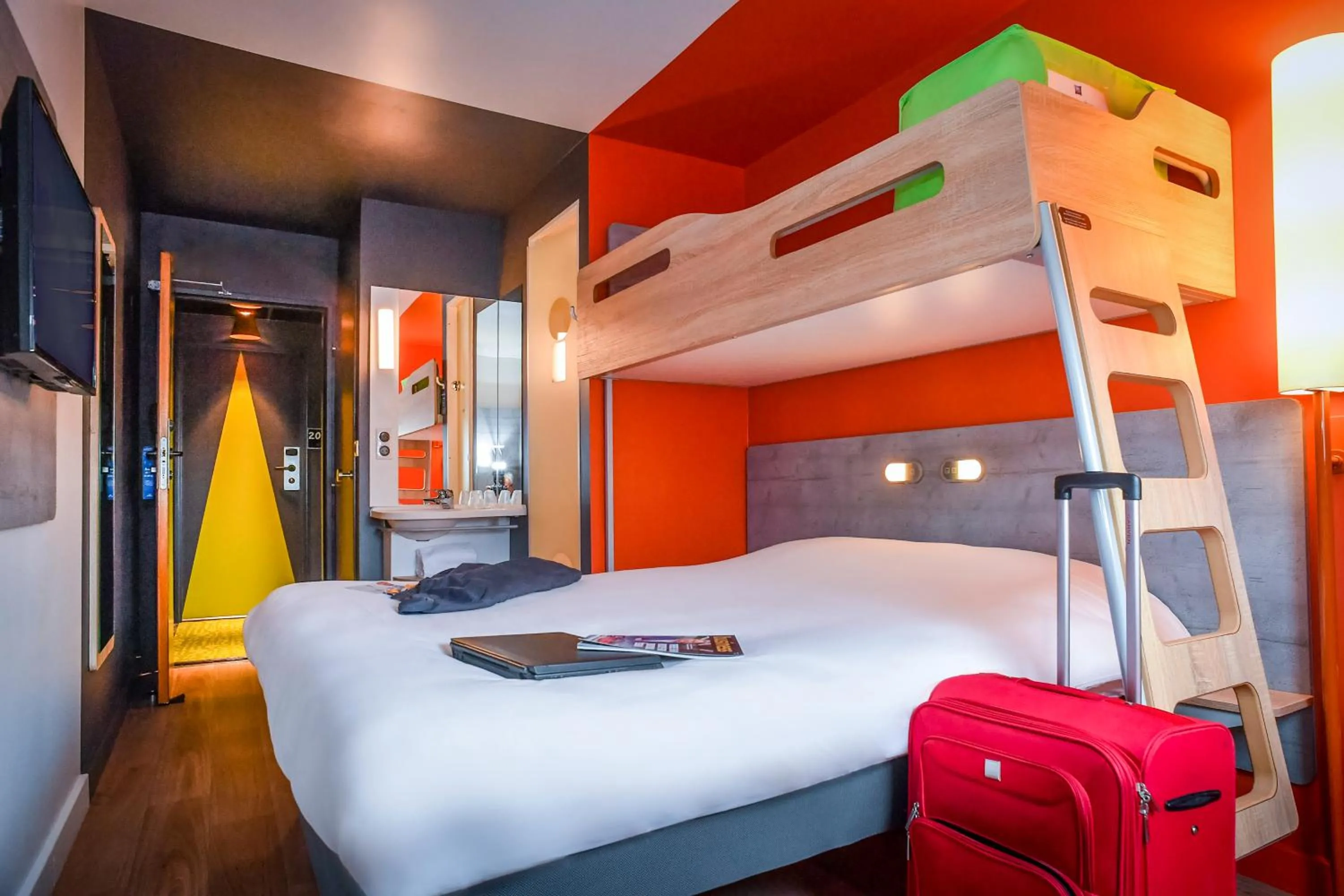 bunk bed, Bed in ibis budget Coutances