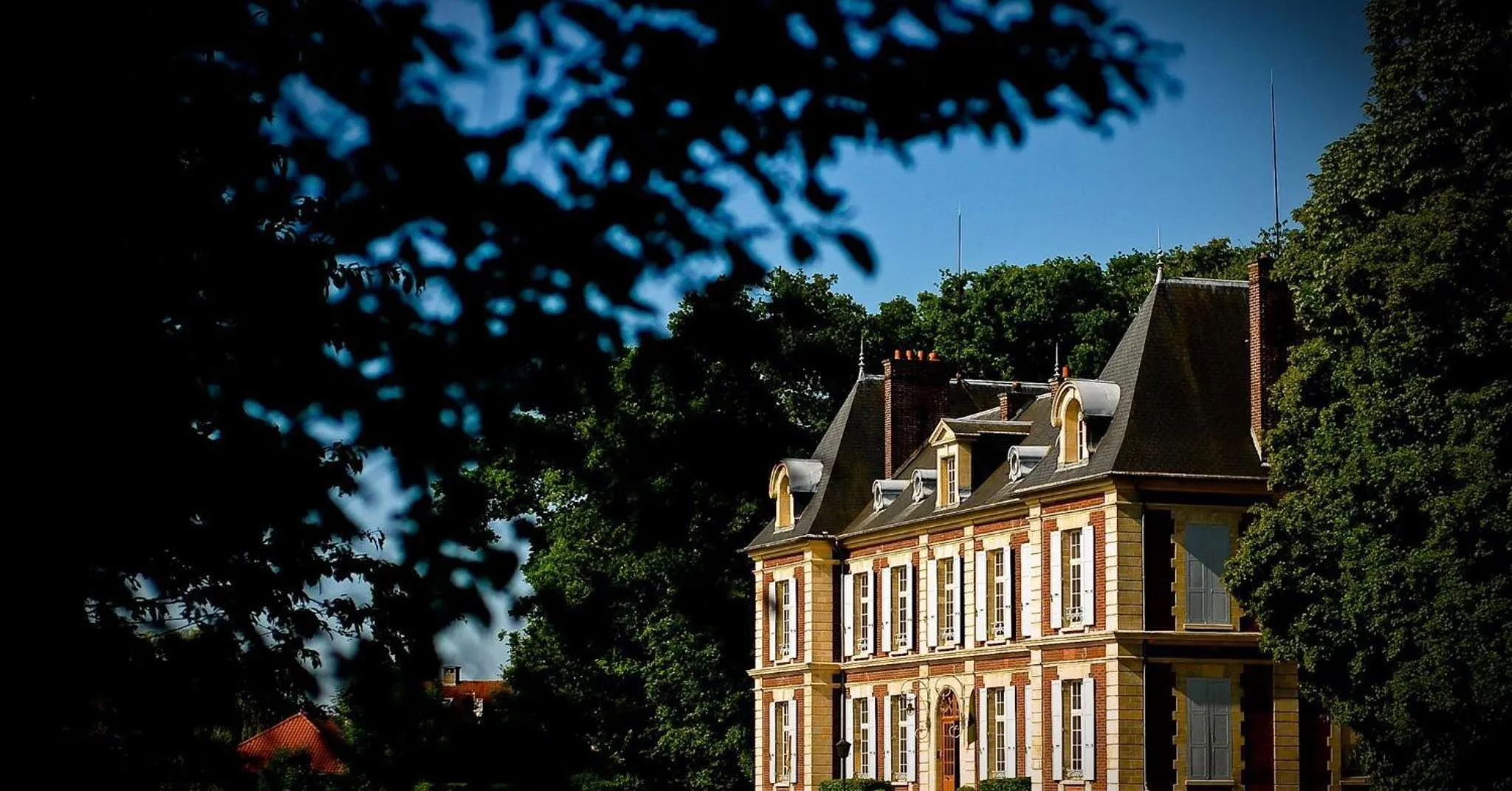 Property building in Hôtel Château de l'Hermitage