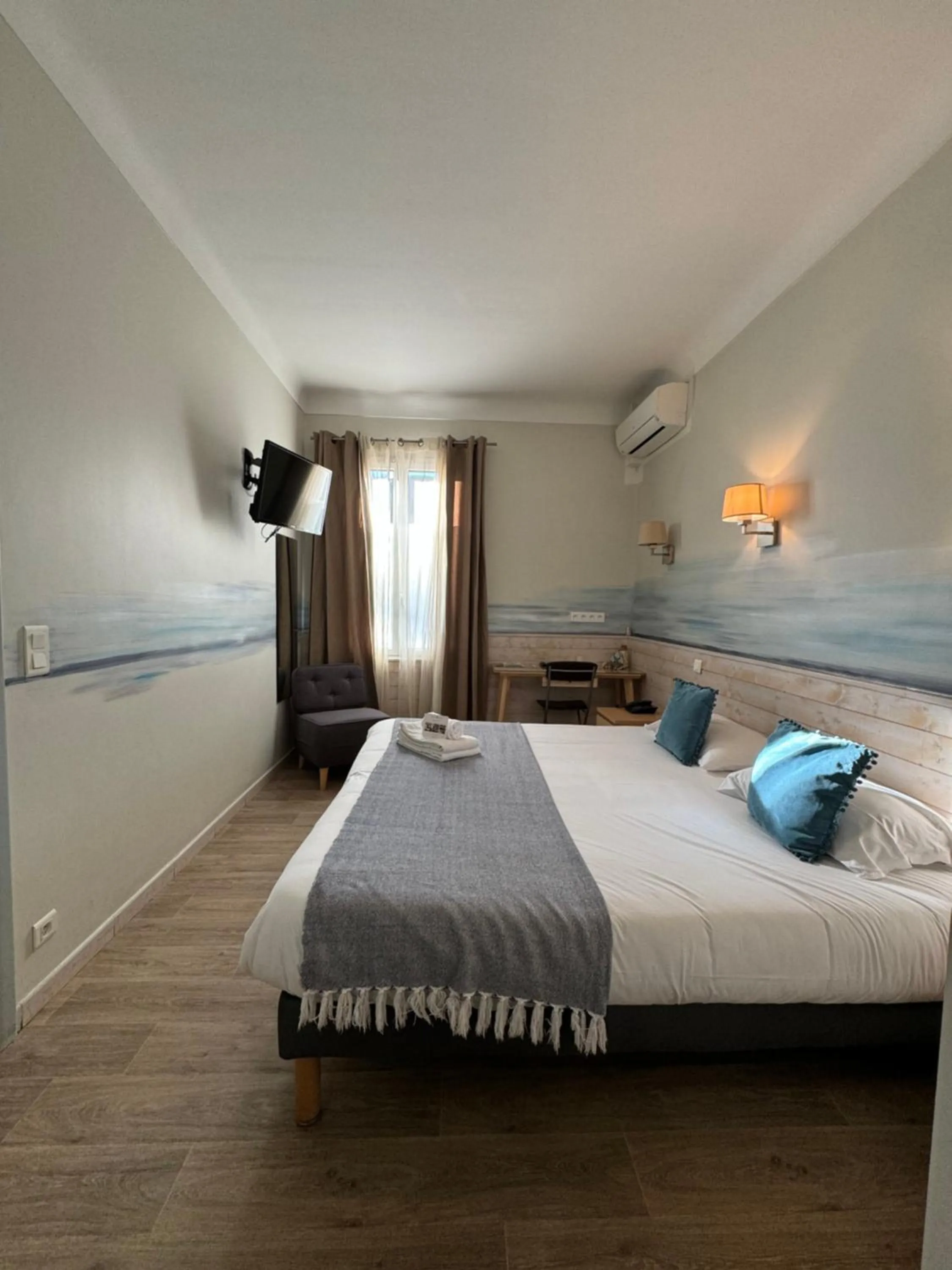 Property building, Bed in Hotel Pavillon Imperial