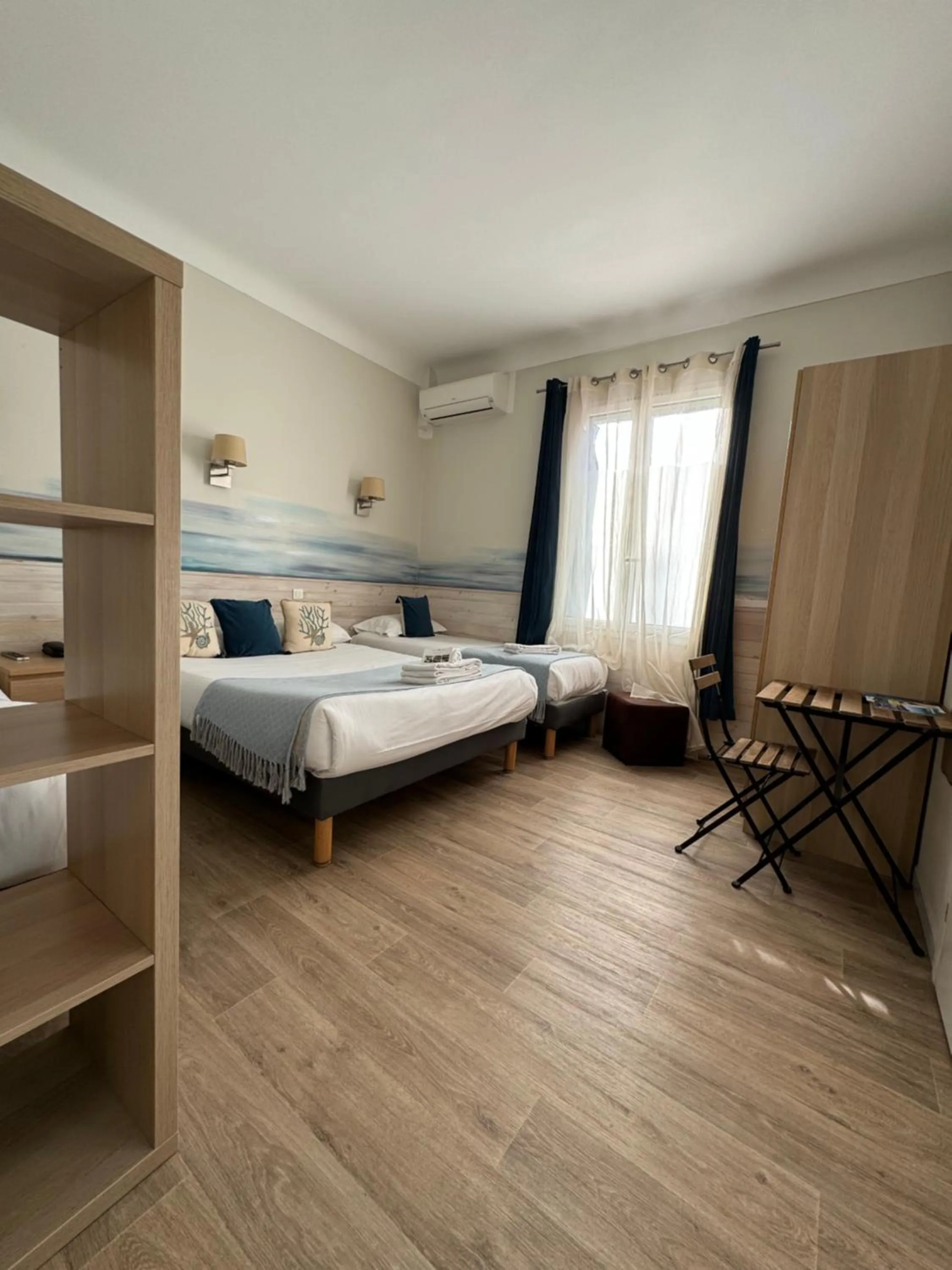 Property building, Bed in Hotel Pavillon Imperial