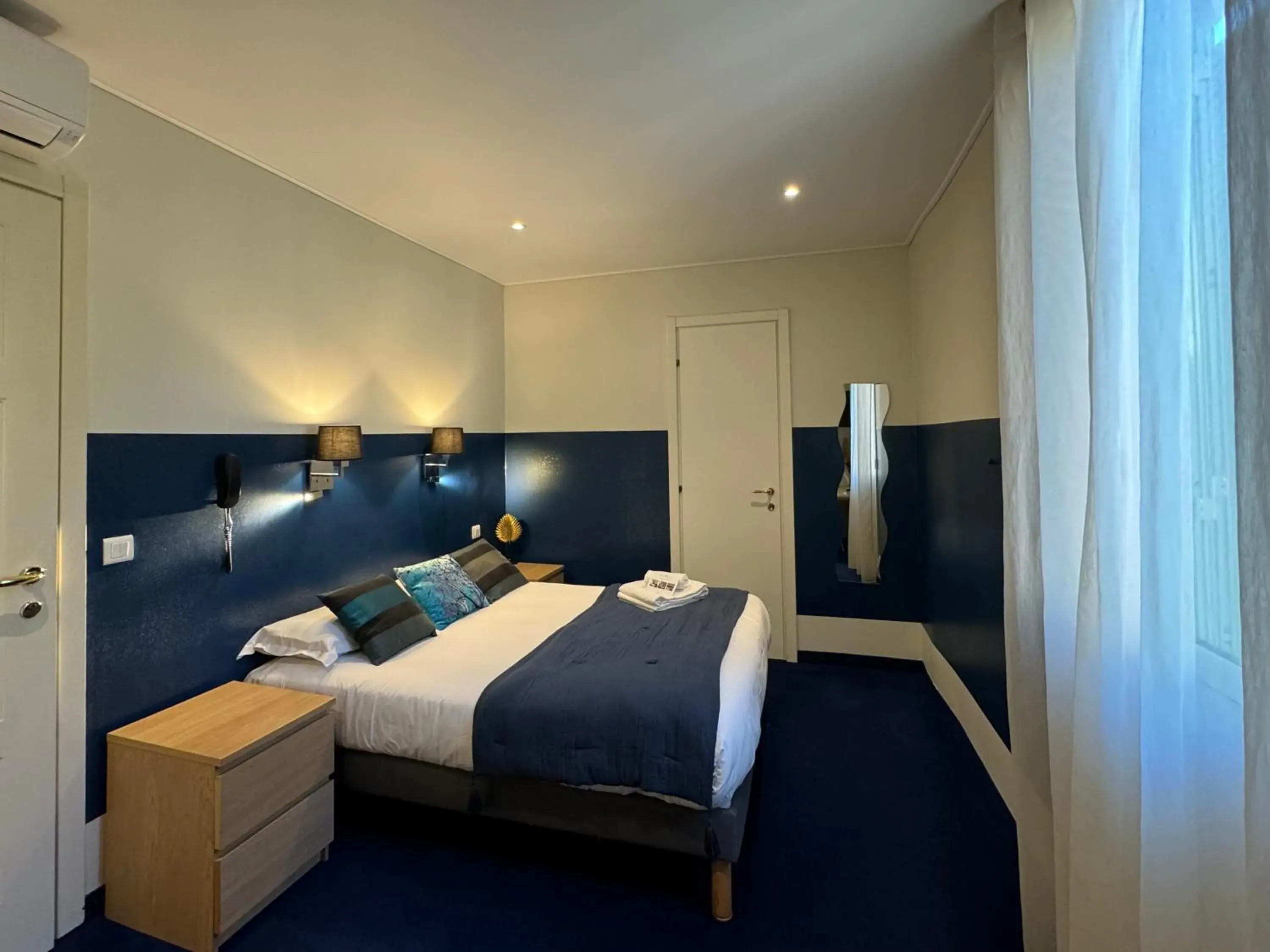 Classic Double Room in Hotel Pavillon Imperial Classic Double Room in Hotel Pavillon Imperial