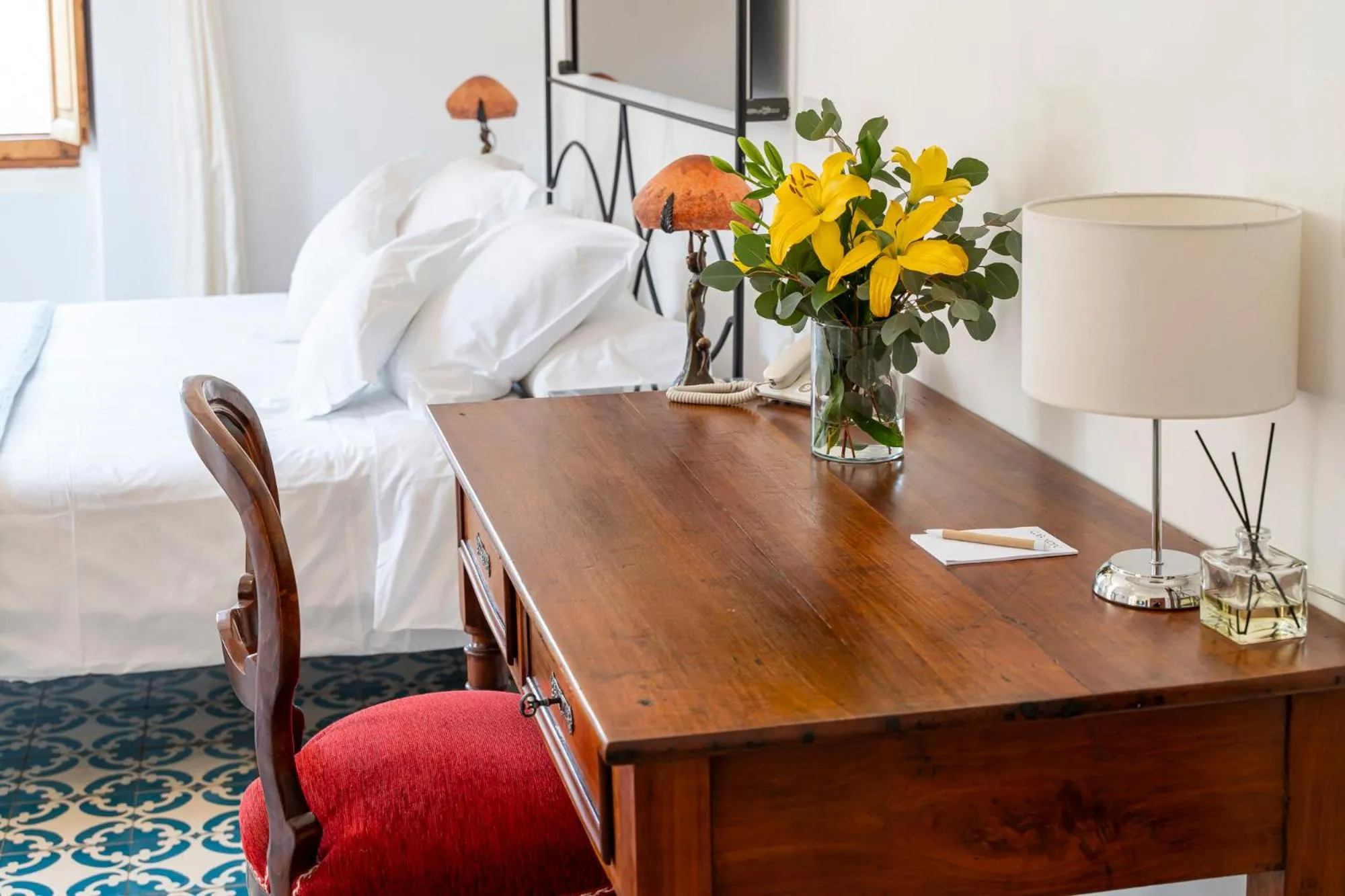 hair dresser, Bed in Ca's Xorc Luxury Retreat - ADULTS ONLY