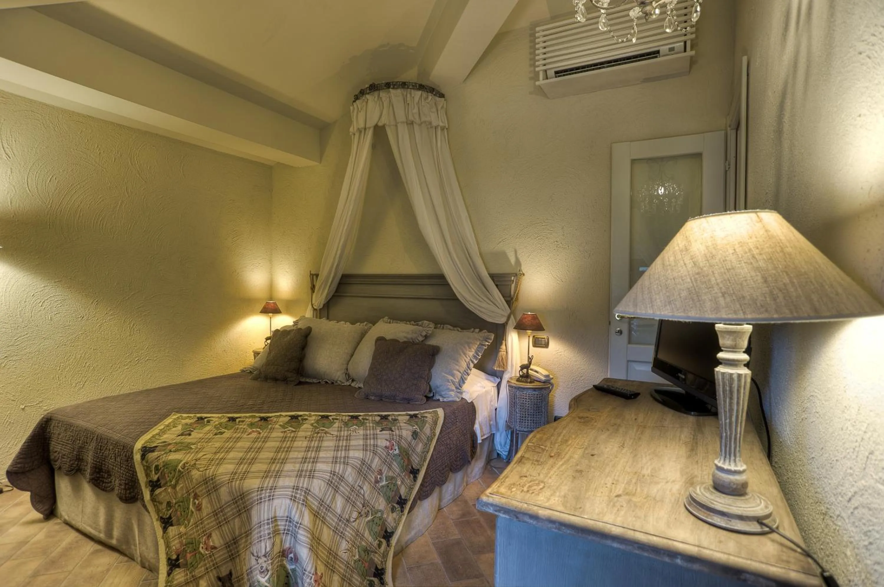Photo of the whole room, Bed in Il Poggio Country Resort