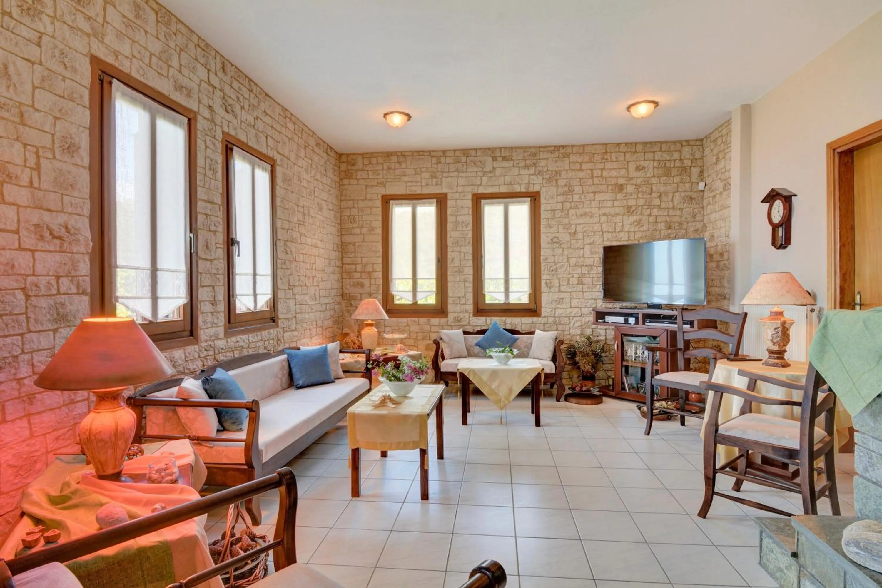 Lobby or reception in Hotel Agnadi - Horefto