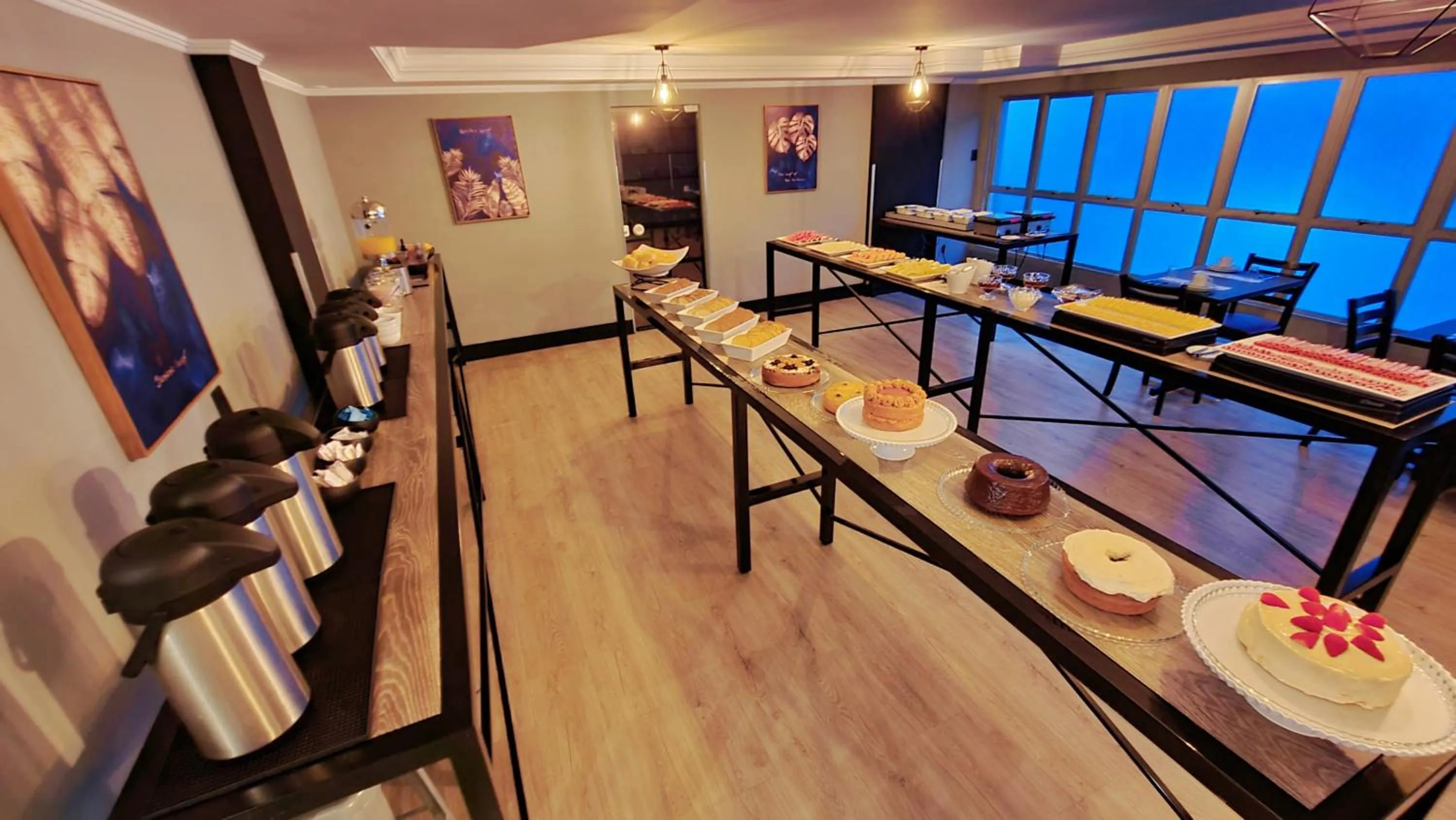 Breakfast in Hotel Gênova BC