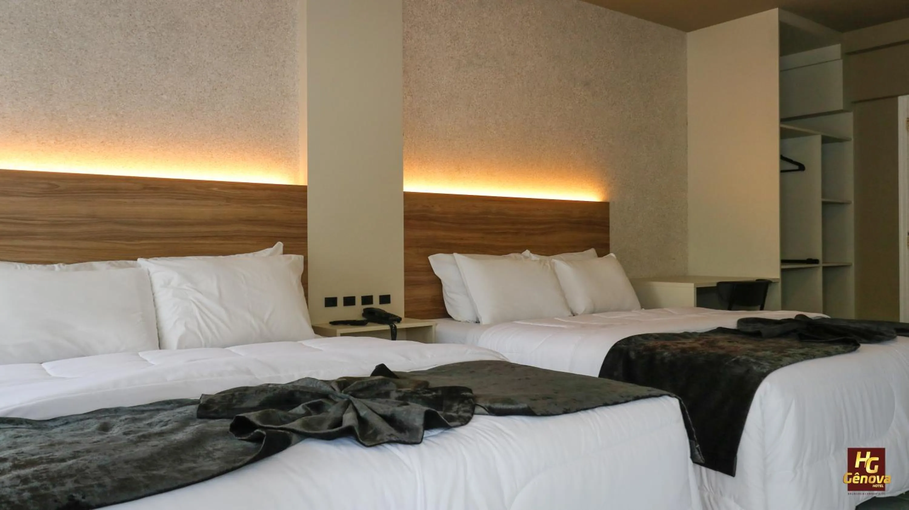 Photo of the whole room, Bed in Hotel Gênova BC