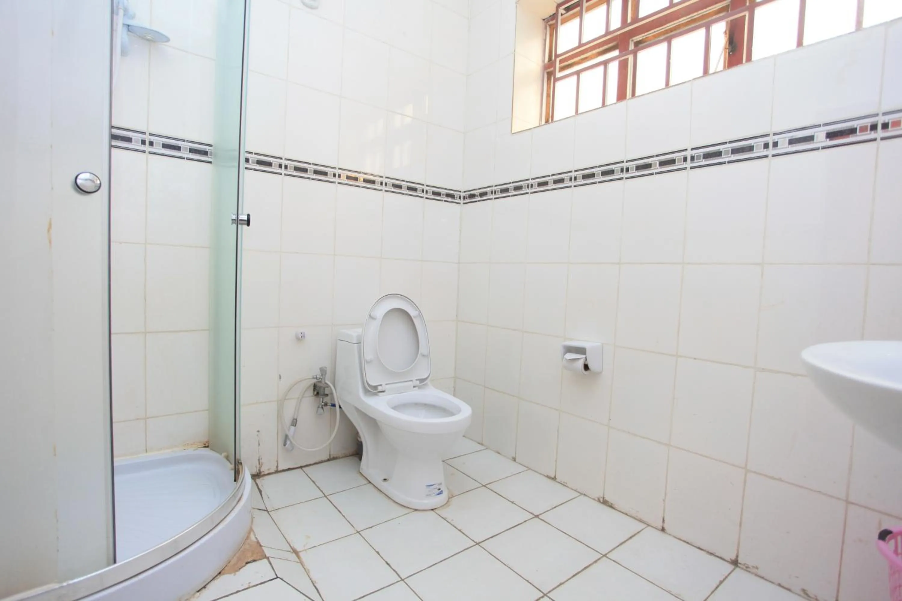 Toilet in La Voisina Hotel