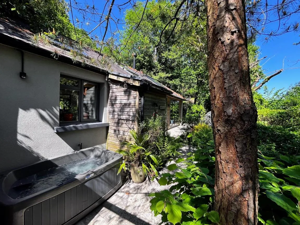 Hot Tub in Beili Glas Cottage