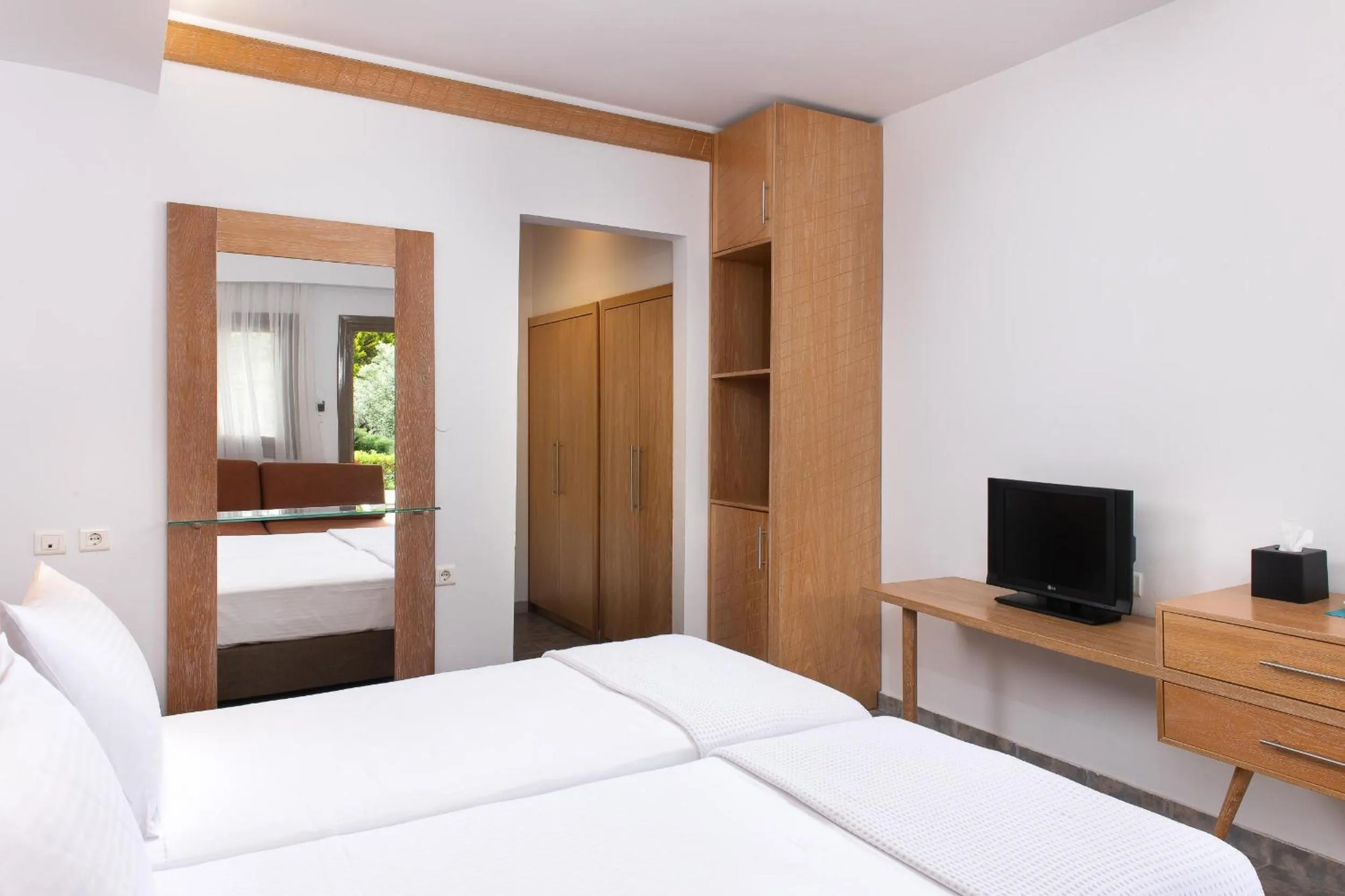 Photo of the whole room, Bed in Alexandros Palace