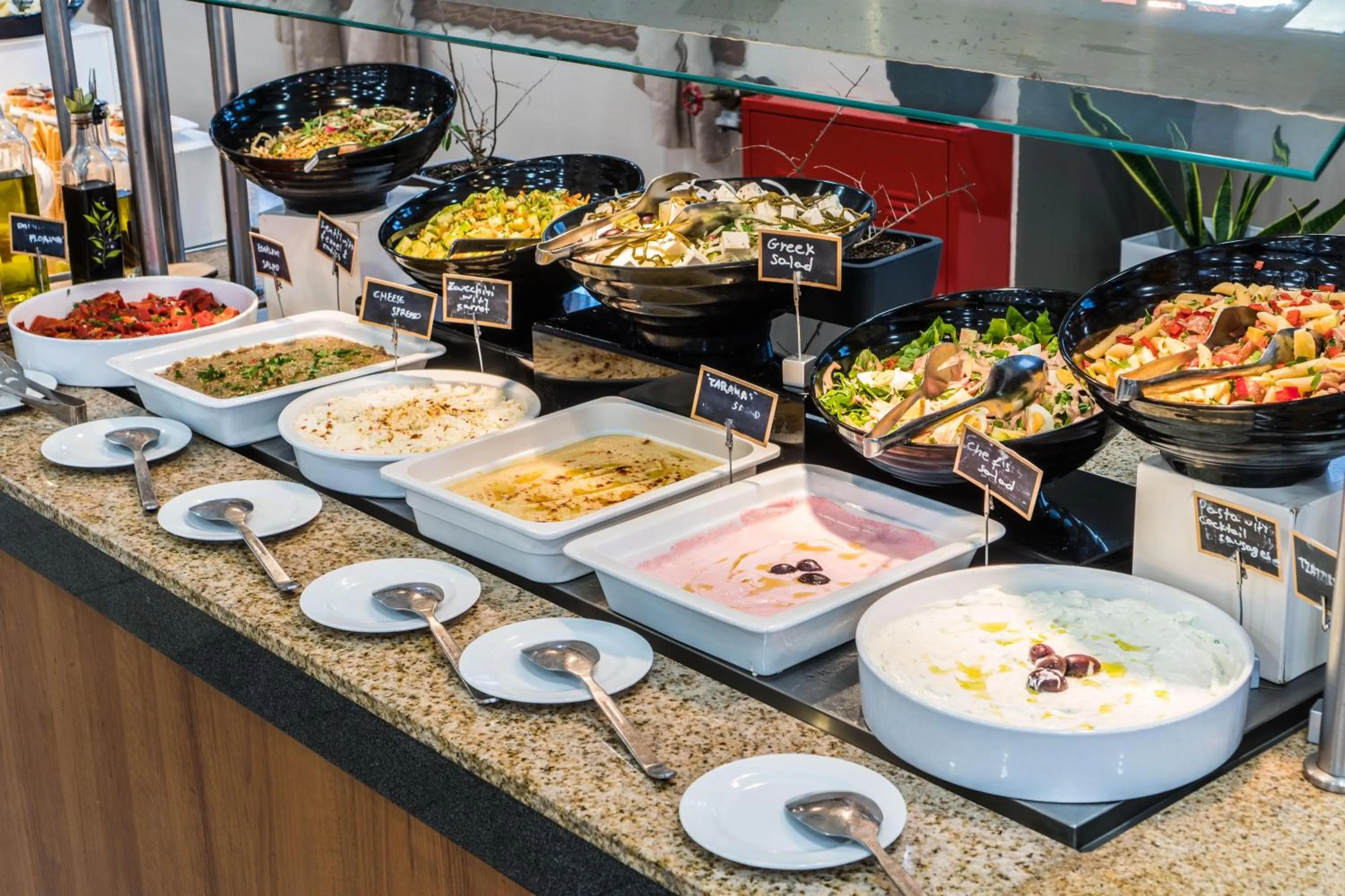 Restaurant/places to eat in Alexandros Palace