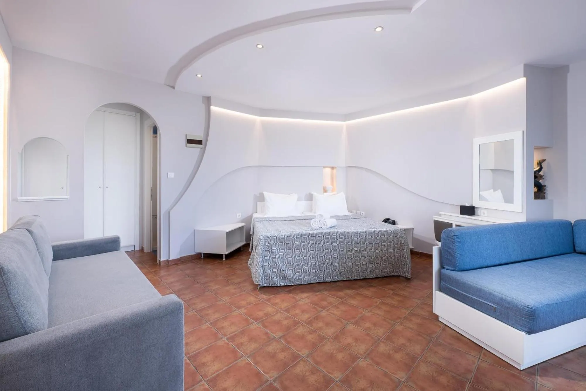 Photo of the whole room, Bed in Alexandros Palace