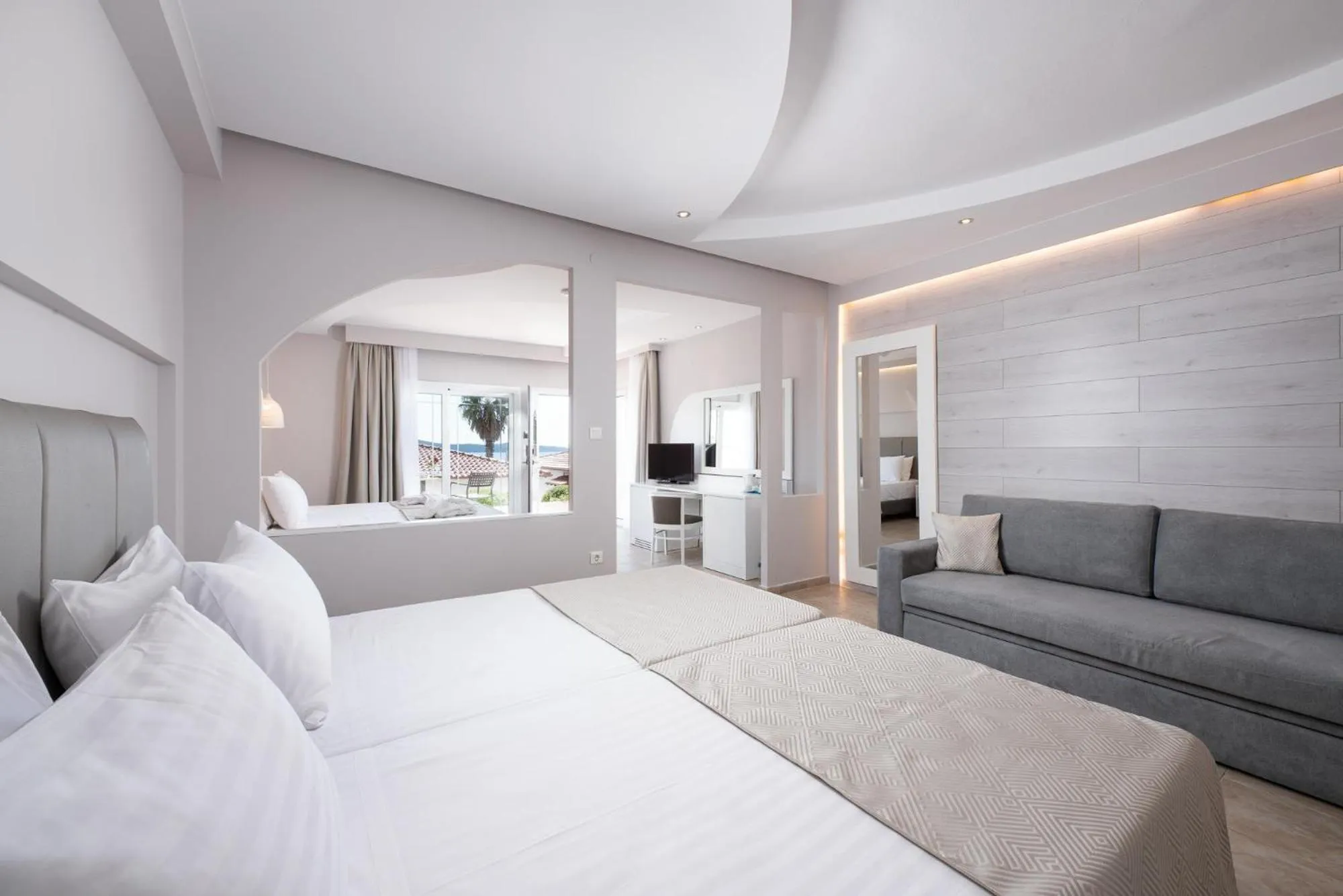 Photo of the whole room, Bed in Alexandros Palace