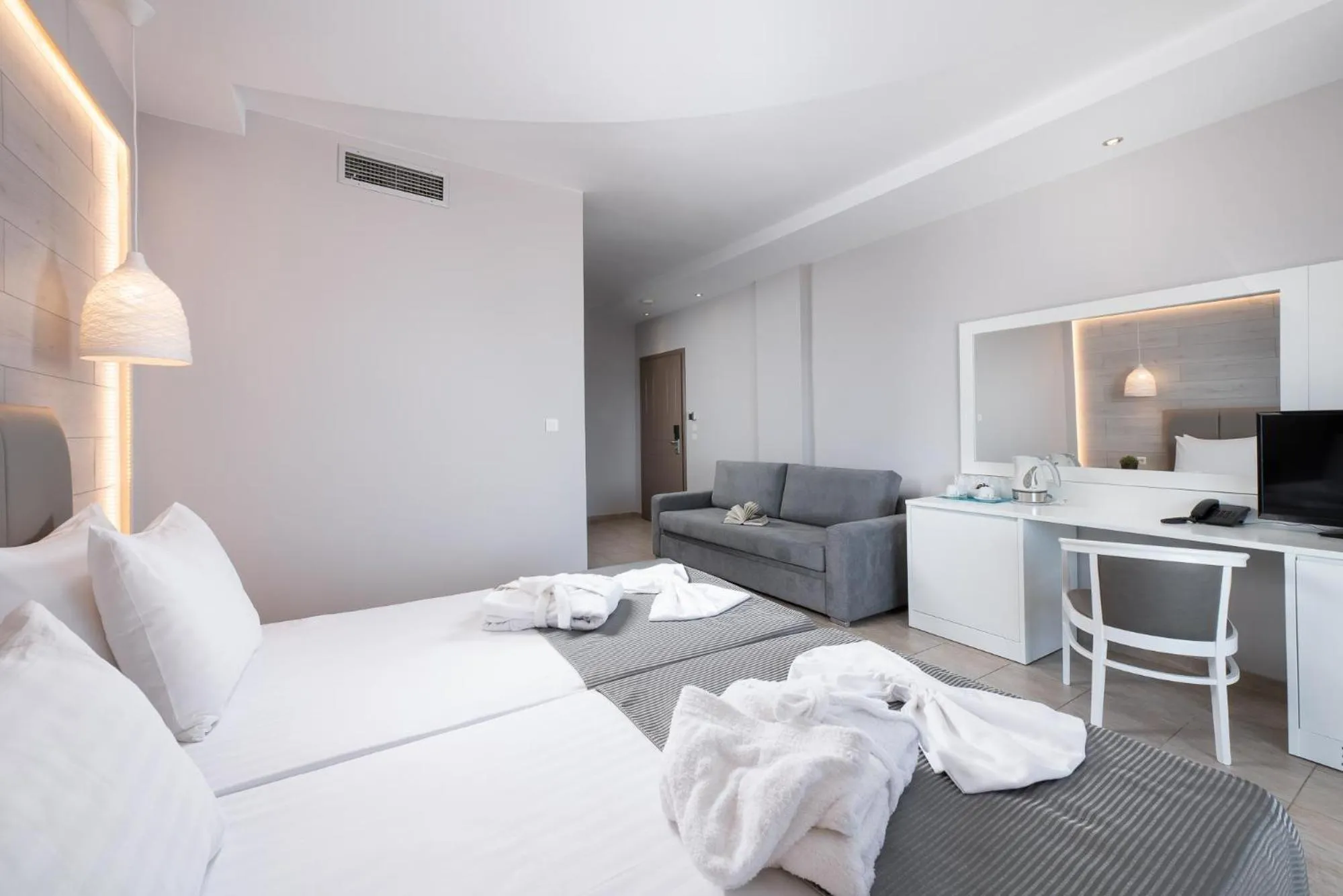 Photo of the whole room, Bed in Alexandros Palace