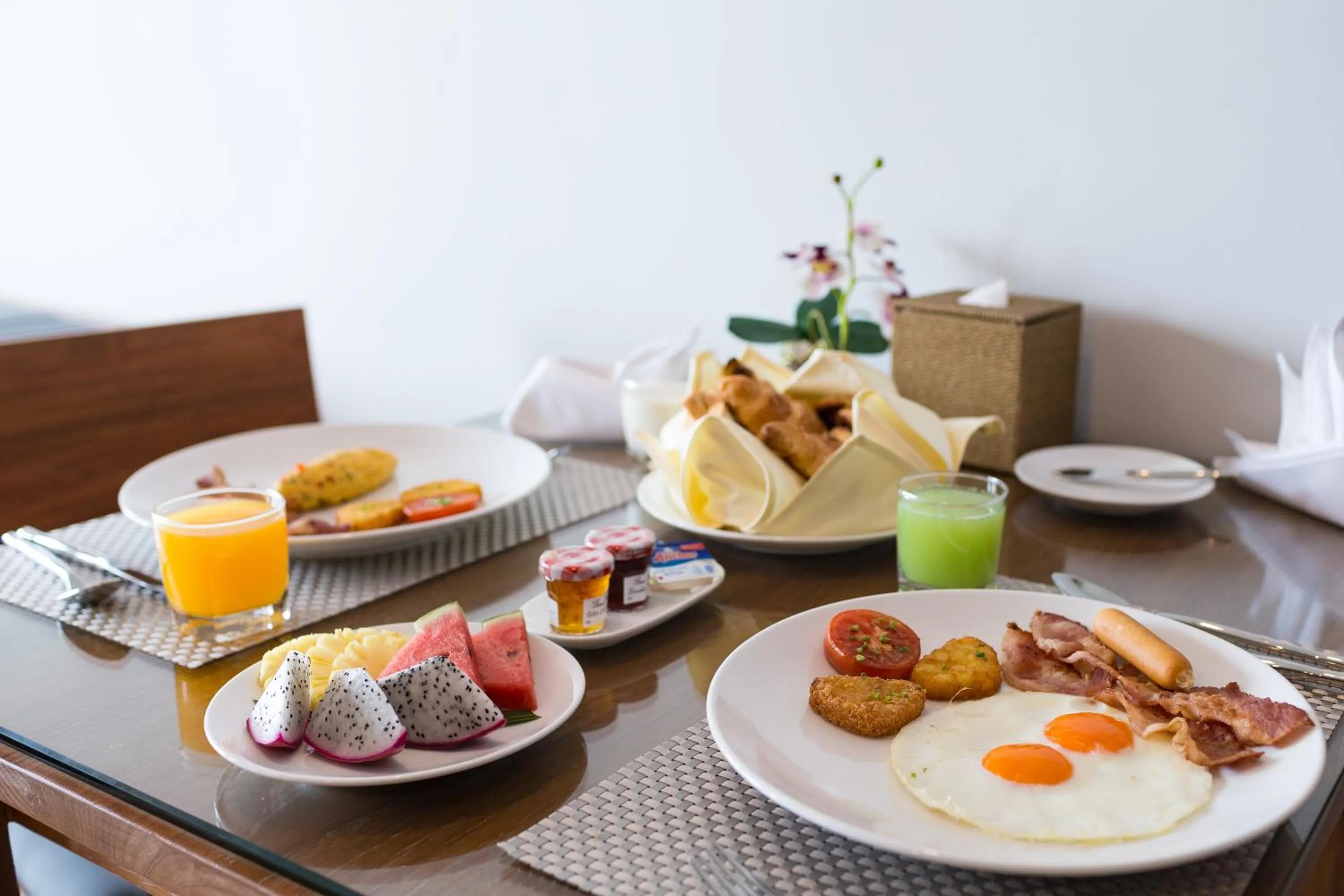 Dining area in Andakiri Pool Villa Panoramic Sea View
