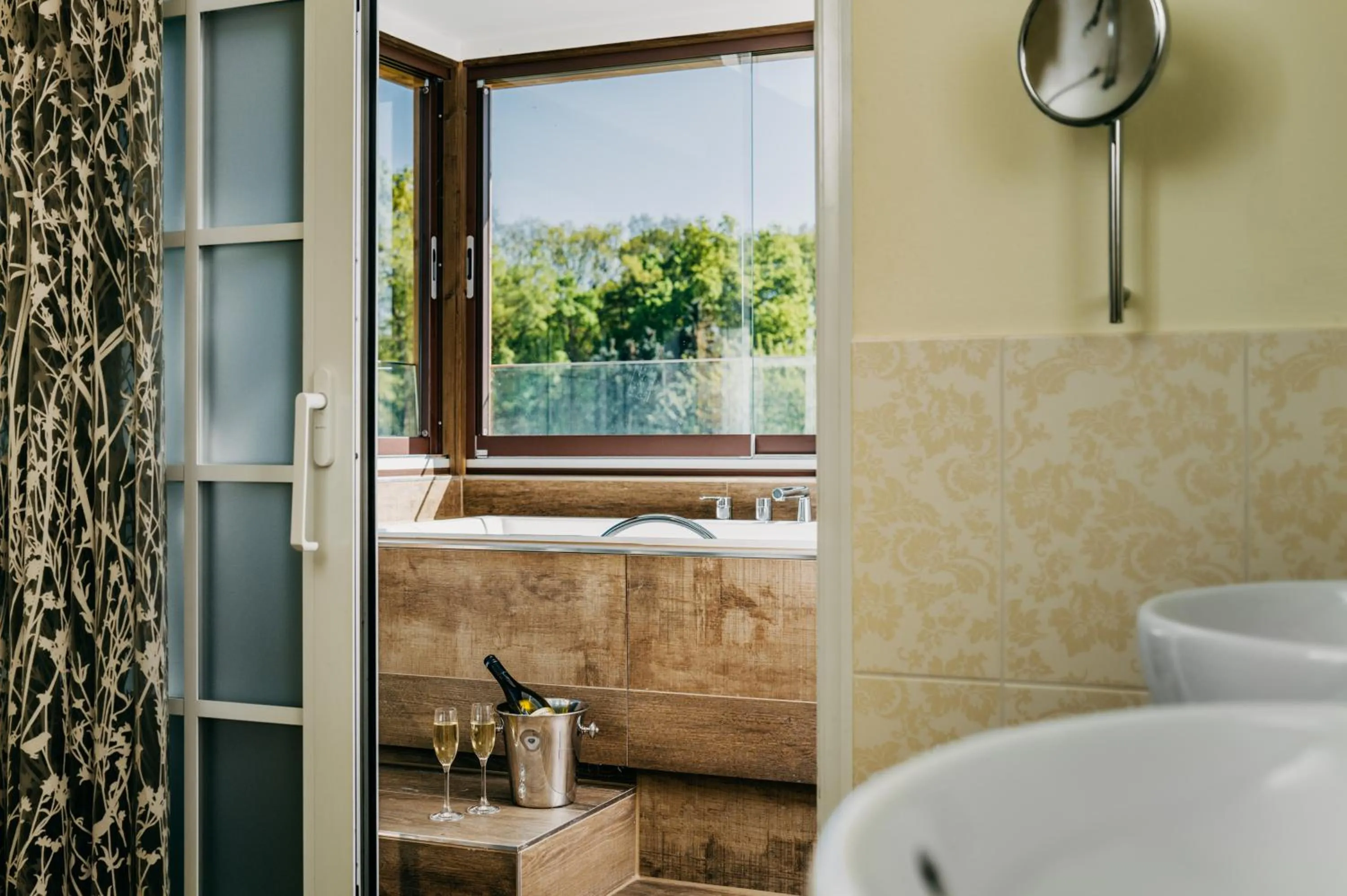Bathroom in Romantik Hotel Jagdhaus Eiden am See