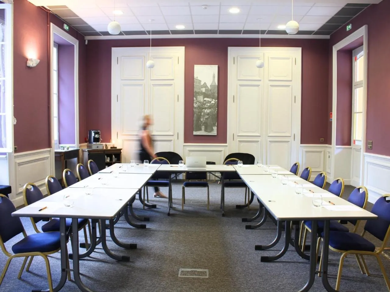 Meeting/conference room in Grand Hôtel de Bourbon-Lancy - Spa et Restaurant - Logis