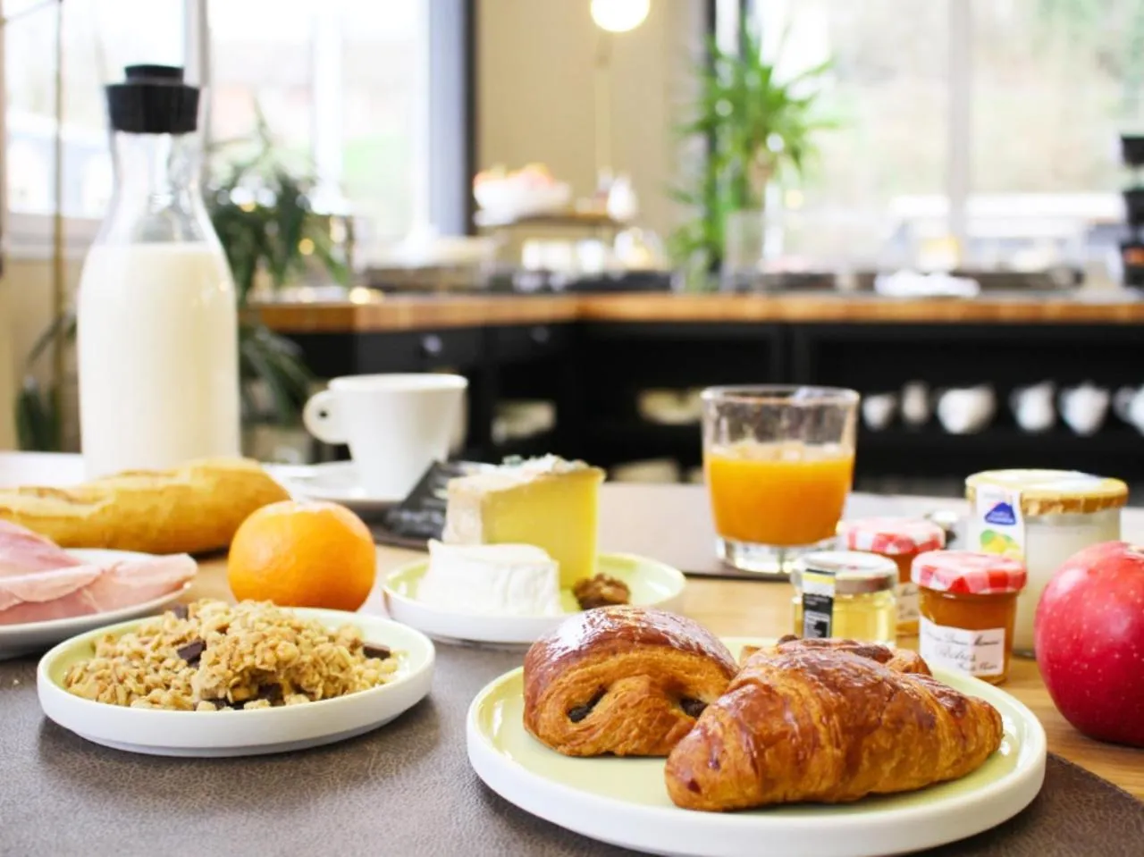 Continental breakfast in Grand Hôtel de Bourbon-Lancy - Spa et Restaurant - Logis