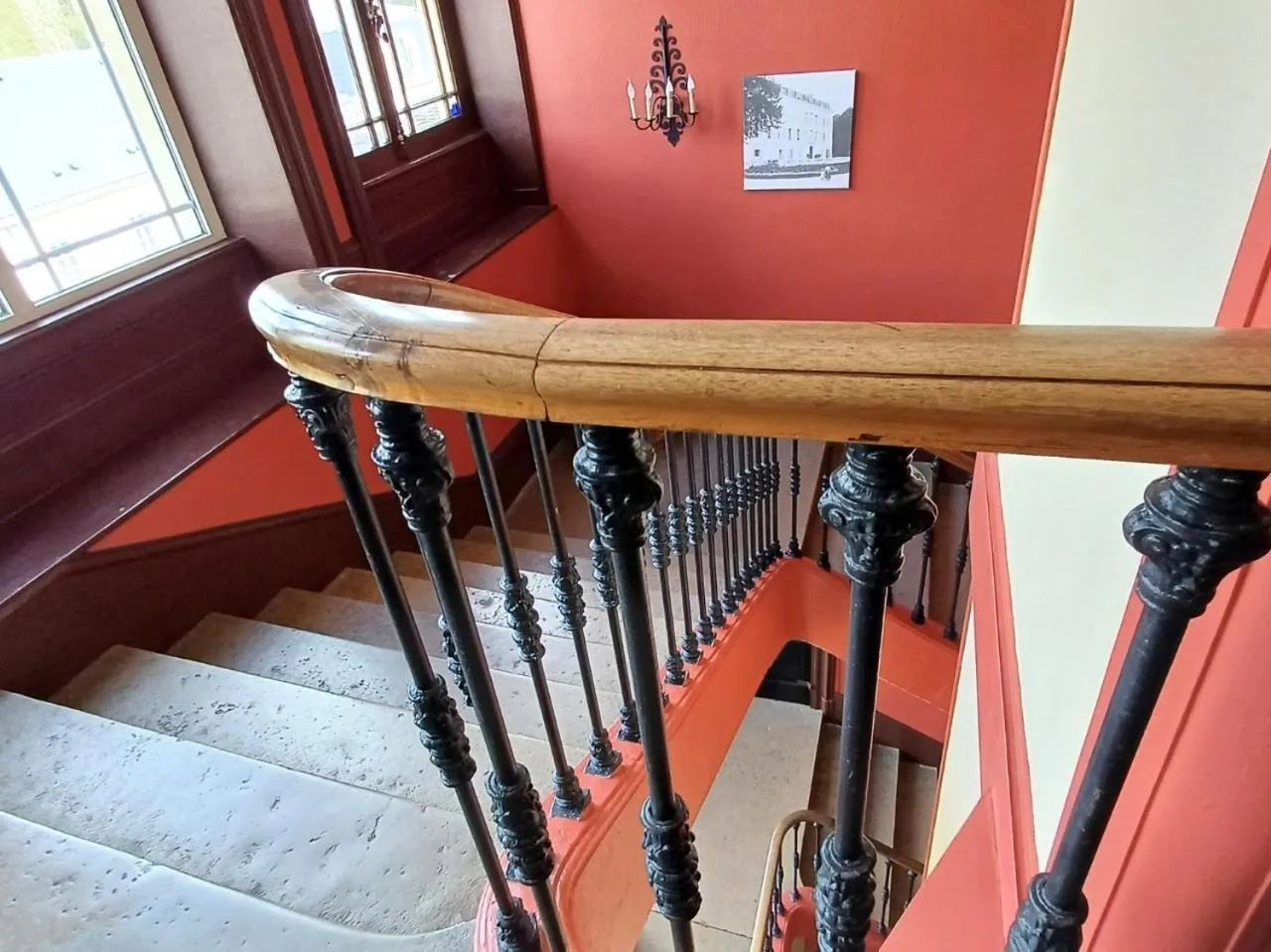 Property building in Grand Hôtel de Bourbon-Lancy - Spa et Restaurant - Logis