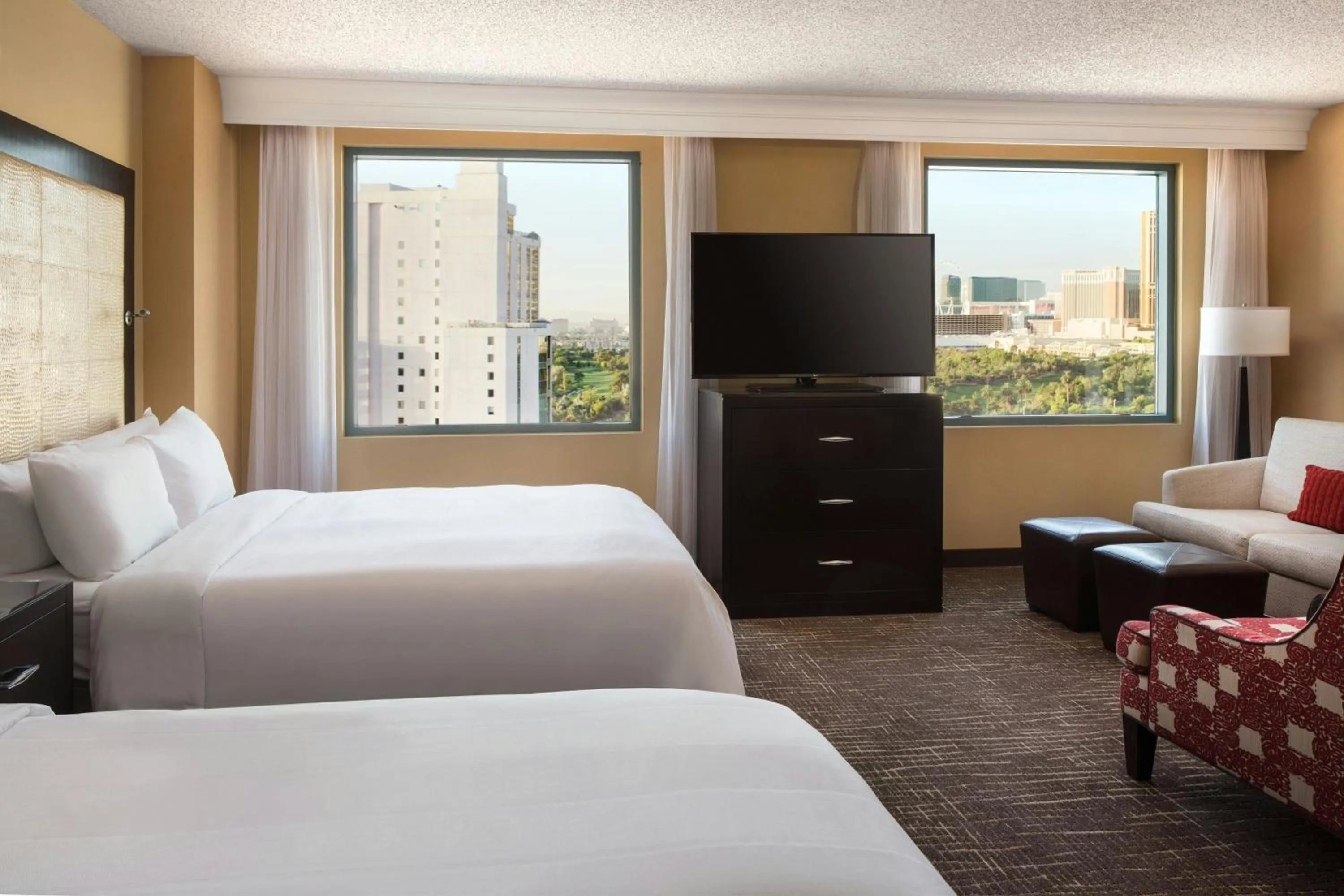 Photo of the whole room, Bed in Las Vegas Marriott