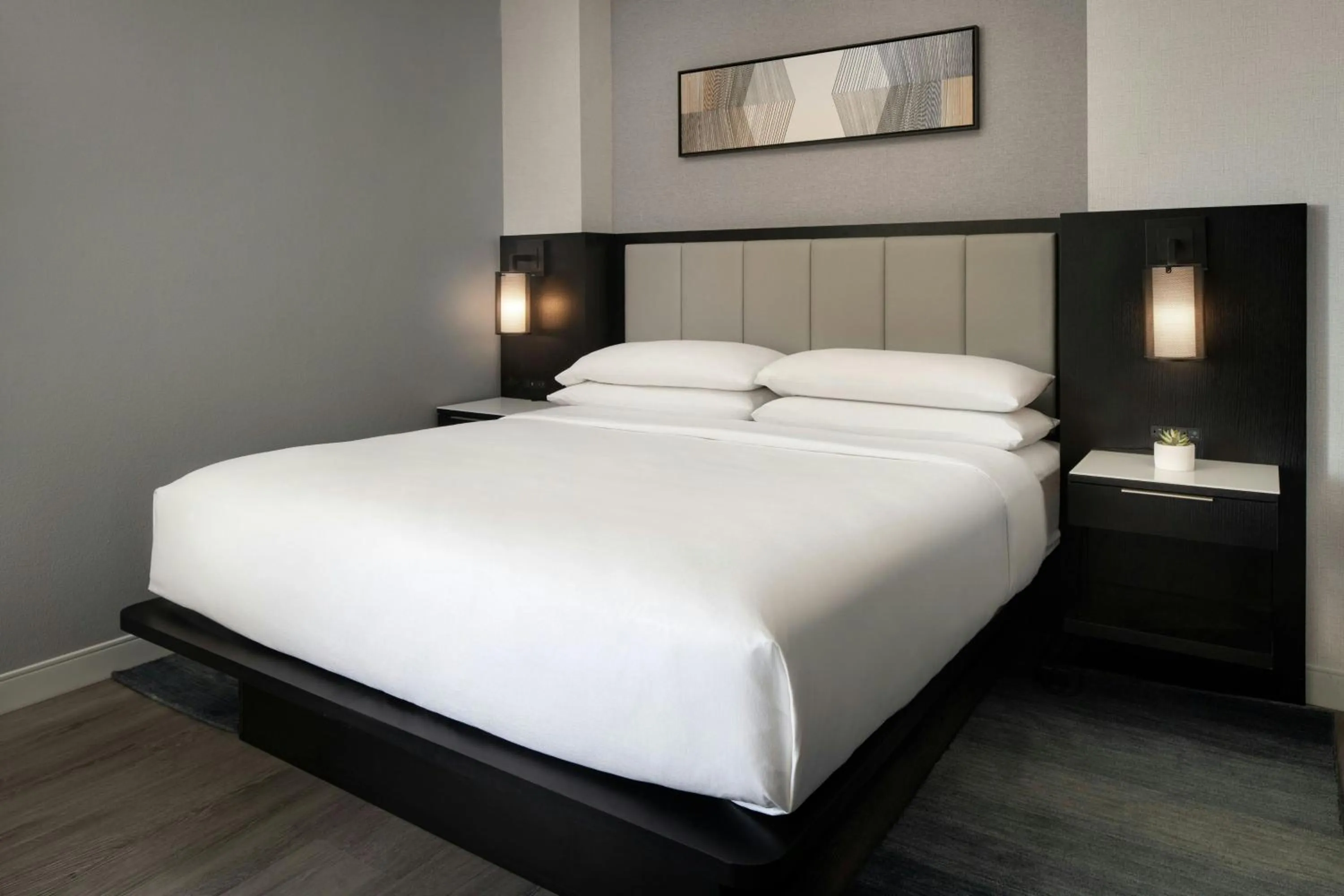 Photo of the whole room, Bed in Las Vegas Marriott