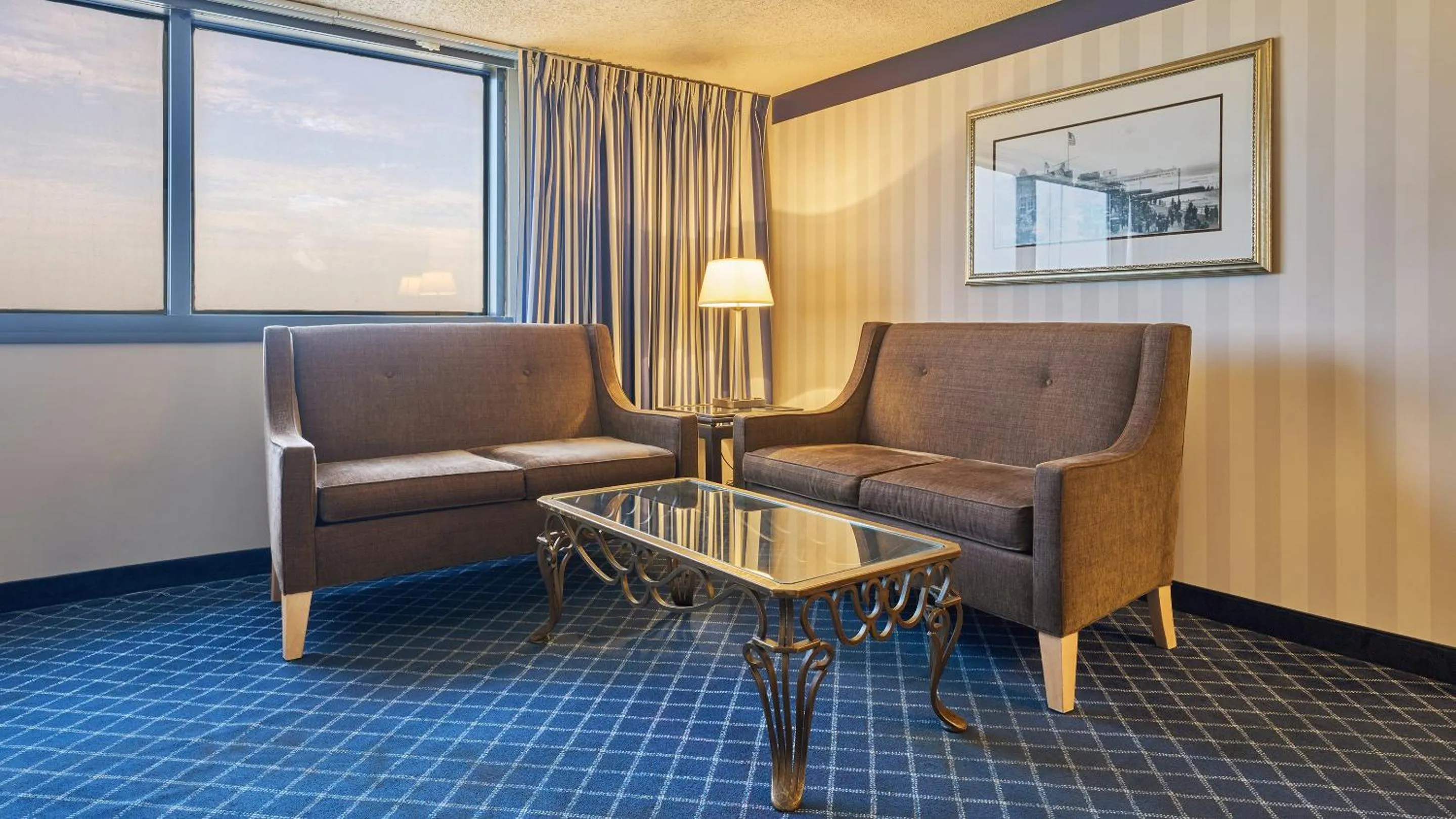 Living room in Tropicana Atlantic City, A Caesars Destination