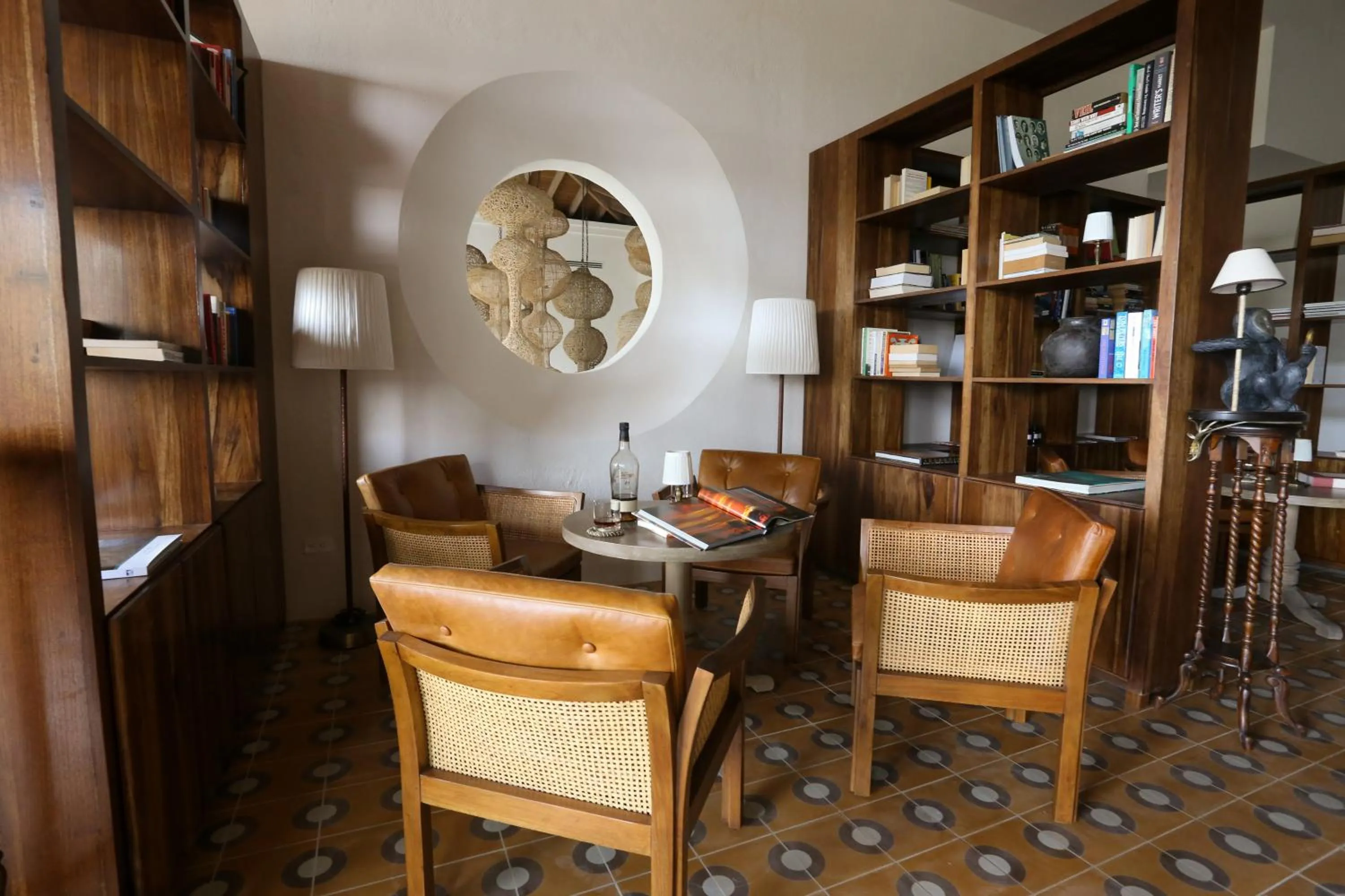 Lounge or bar in Itz'ana Resort & Residences