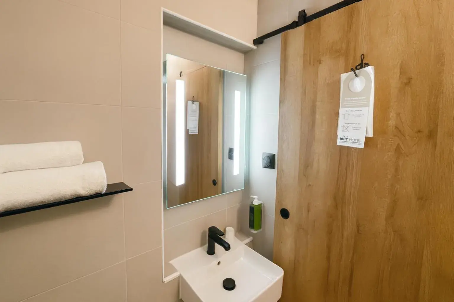 Double Room in Brit Hotel Confort Rouen Centre Double Room in Brit Hotel Confort Rouen Centre