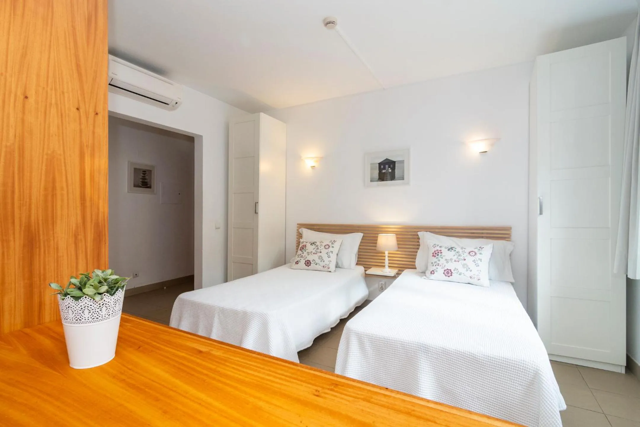 Bed in Apartamentos Rossio Mar