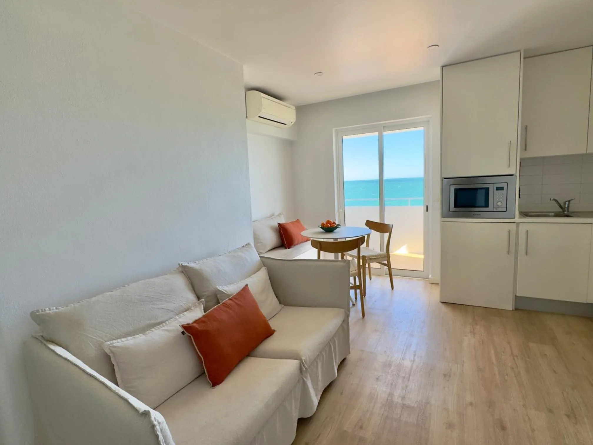 Living room in Apartamentos Rossio Mar