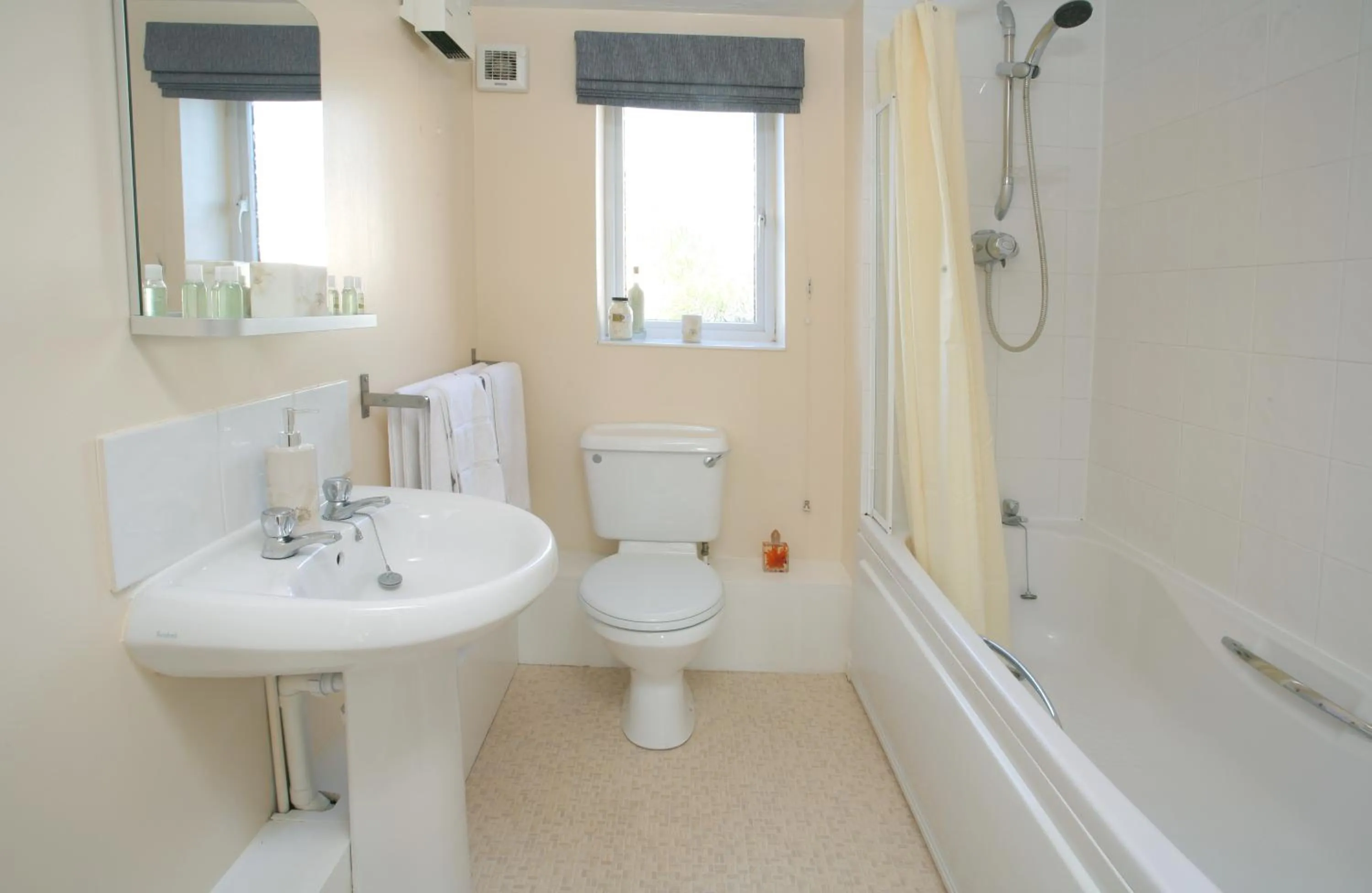 Bathroom in Orchard Gate Apartments from Your Stay Bristol