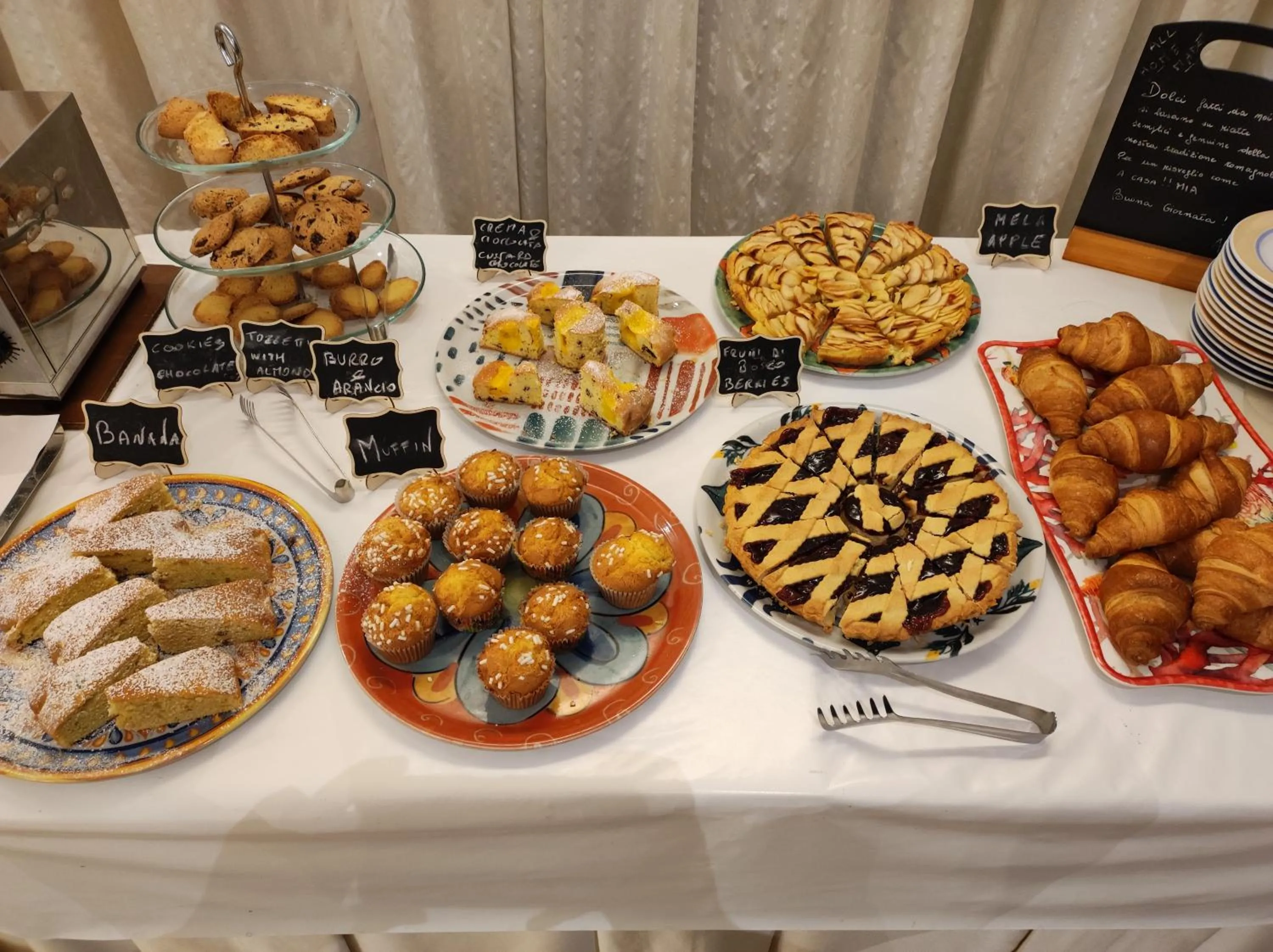 ACasaMia WelcHome Hotel