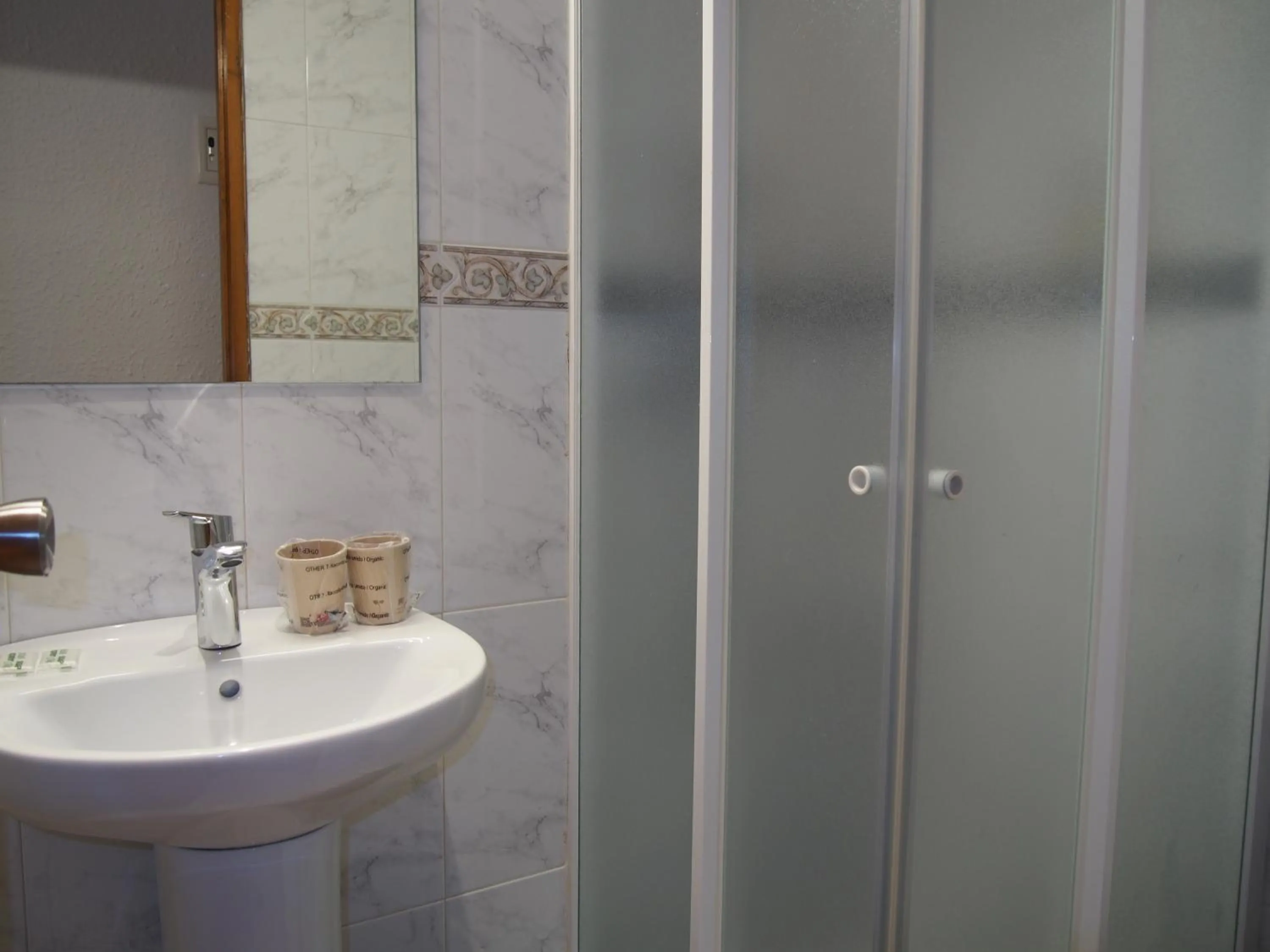 Shower in Hotel Roca Bella