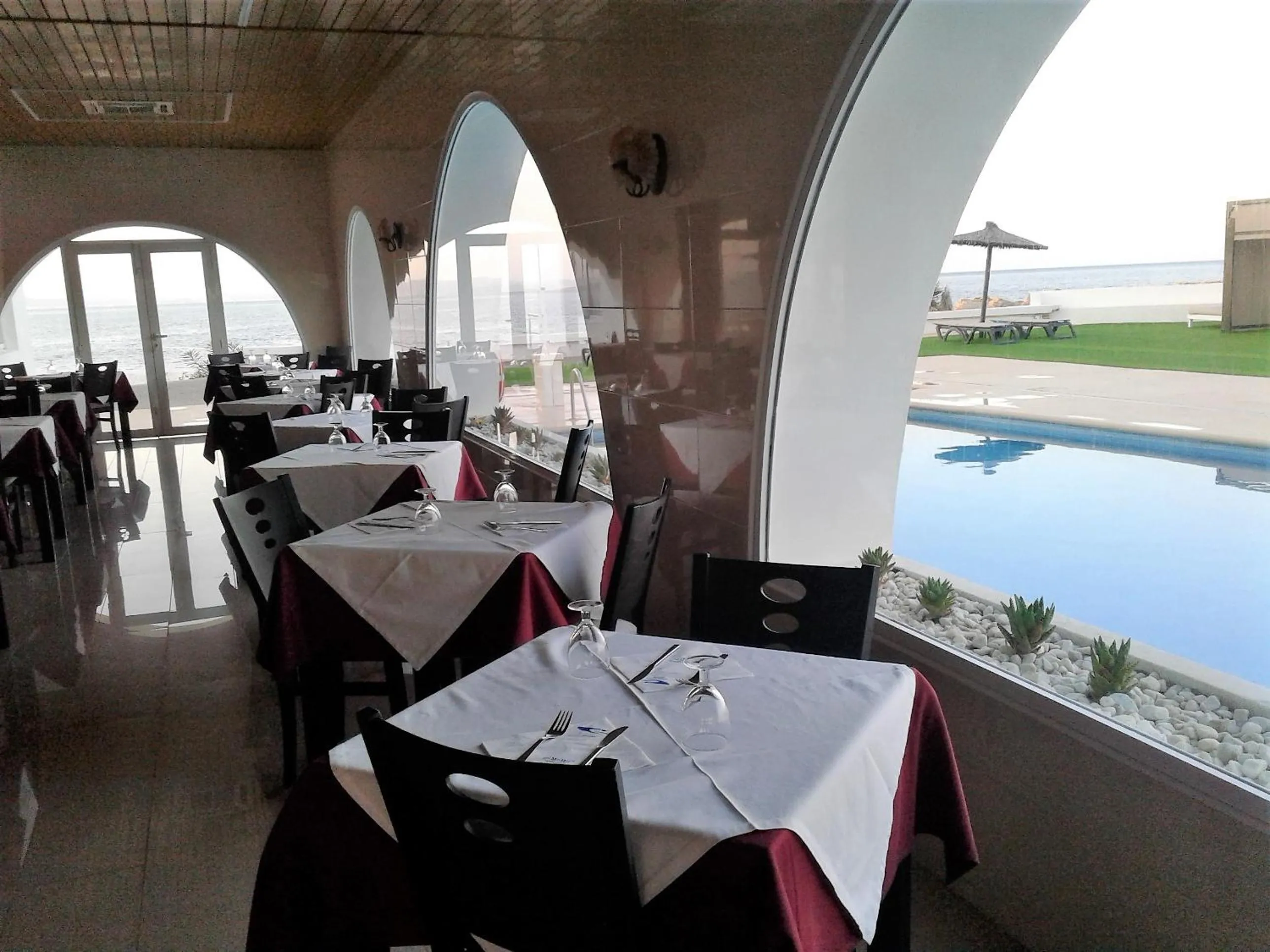 Buffet breakfast in Hotel Roca Bella