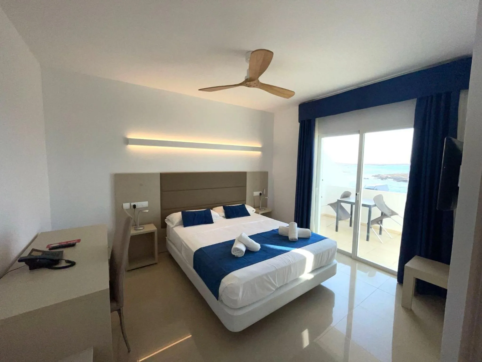 Bed in Hotel Roca Bella