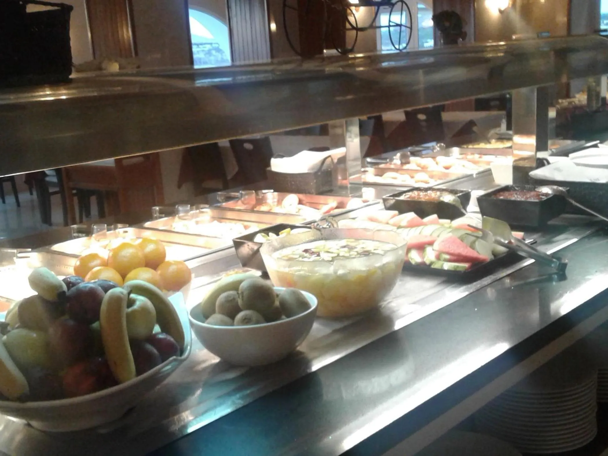 Buffet breakfast in Hotel Roca Bella