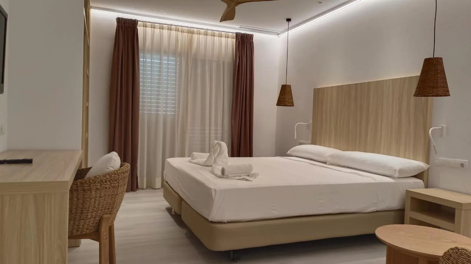 Bedroom, Bed in Hotel Roca Bella