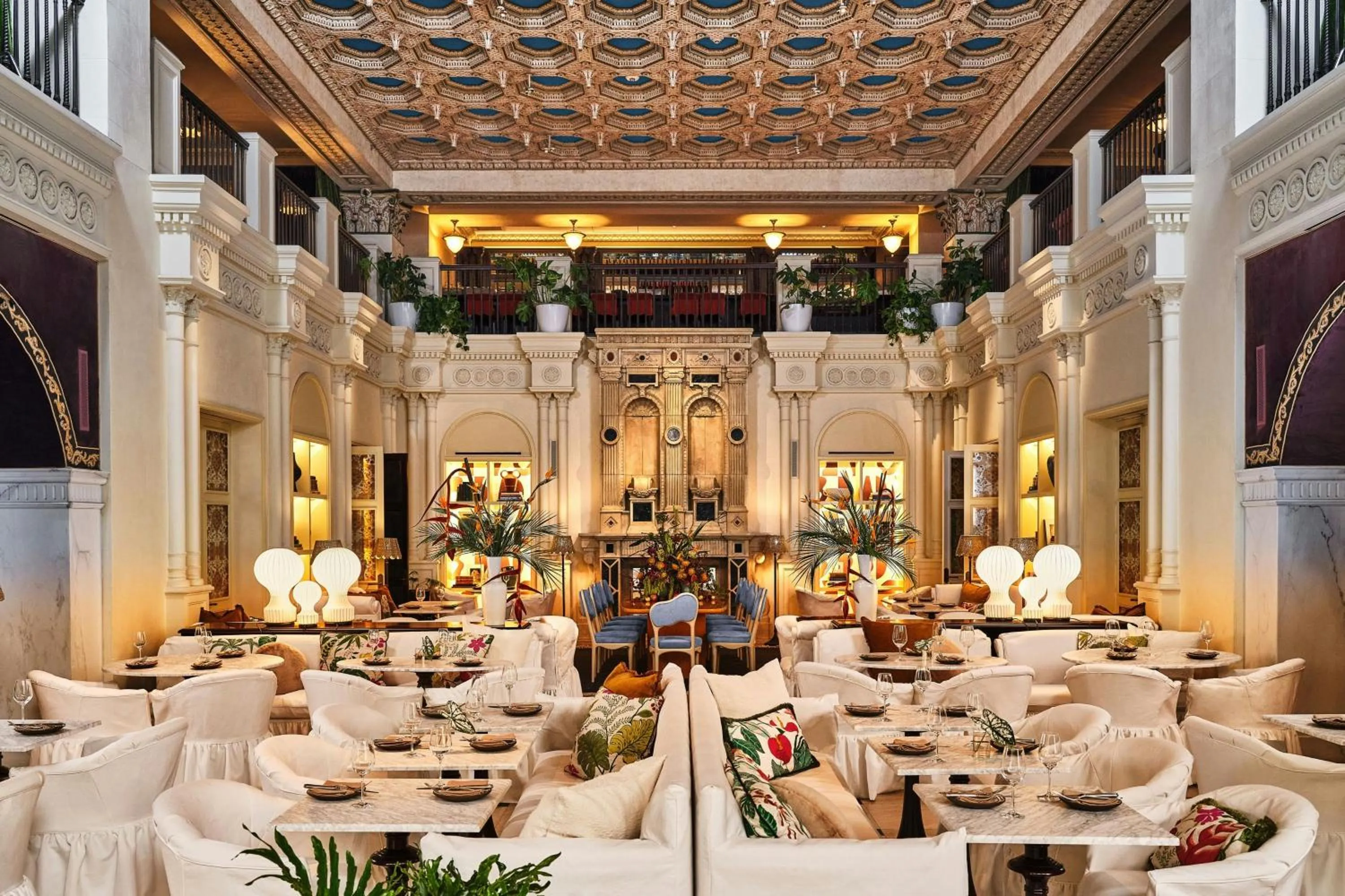 Restaurant/places to eat in Hotel Per La, Autograph Collection