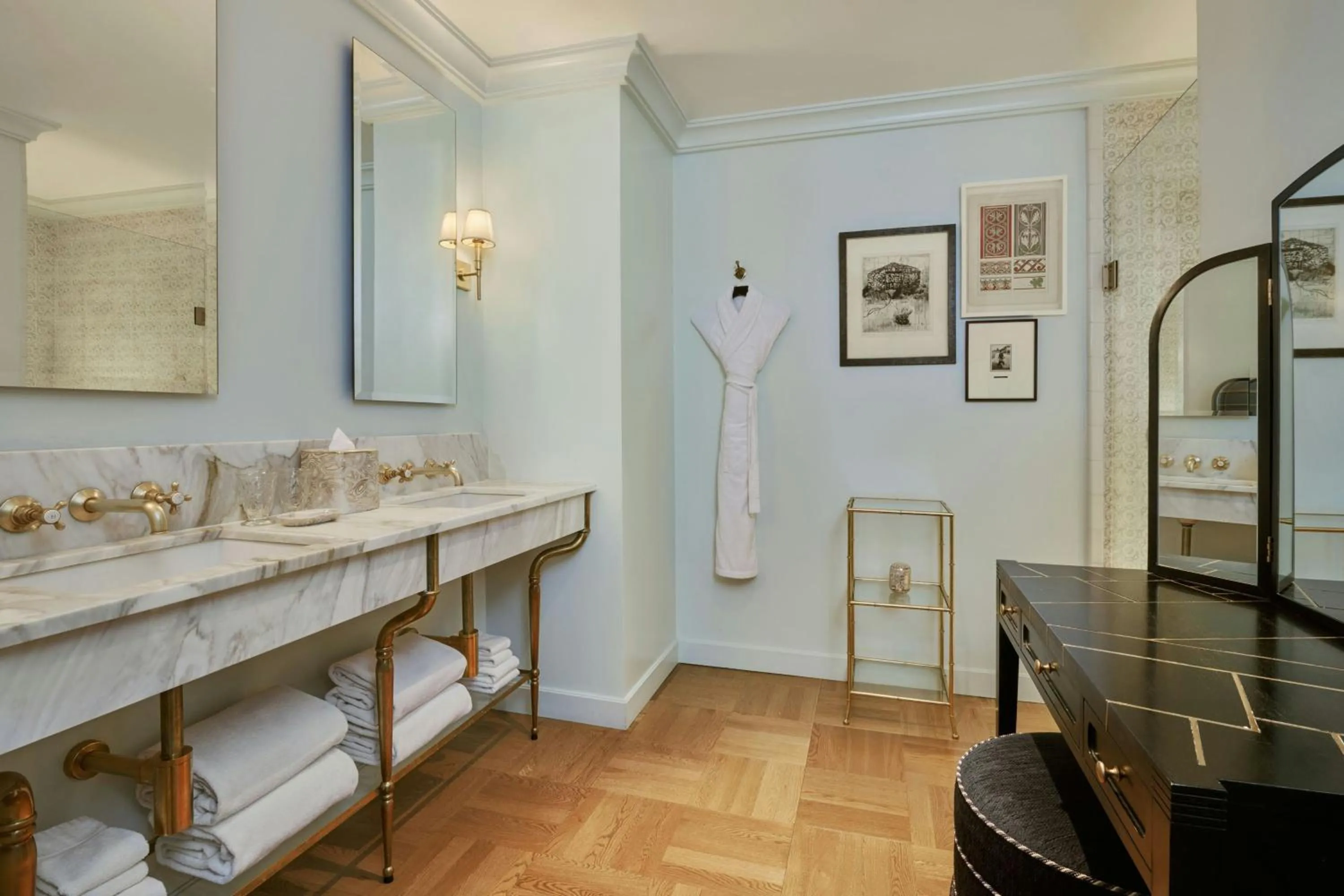 Photo of the whole room in Hotel Per La, Autograph Collection