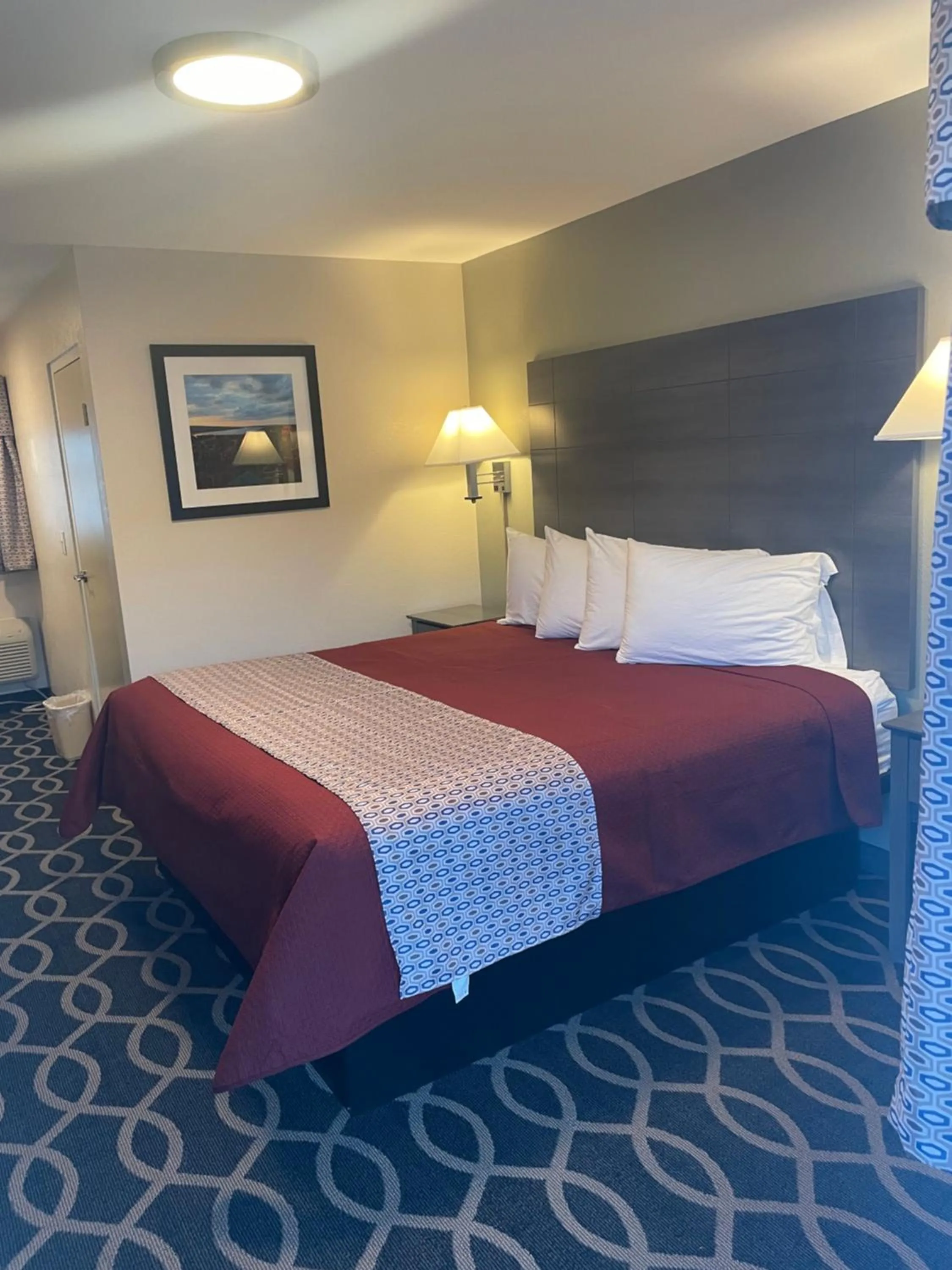 Bed in The Springwater Inn