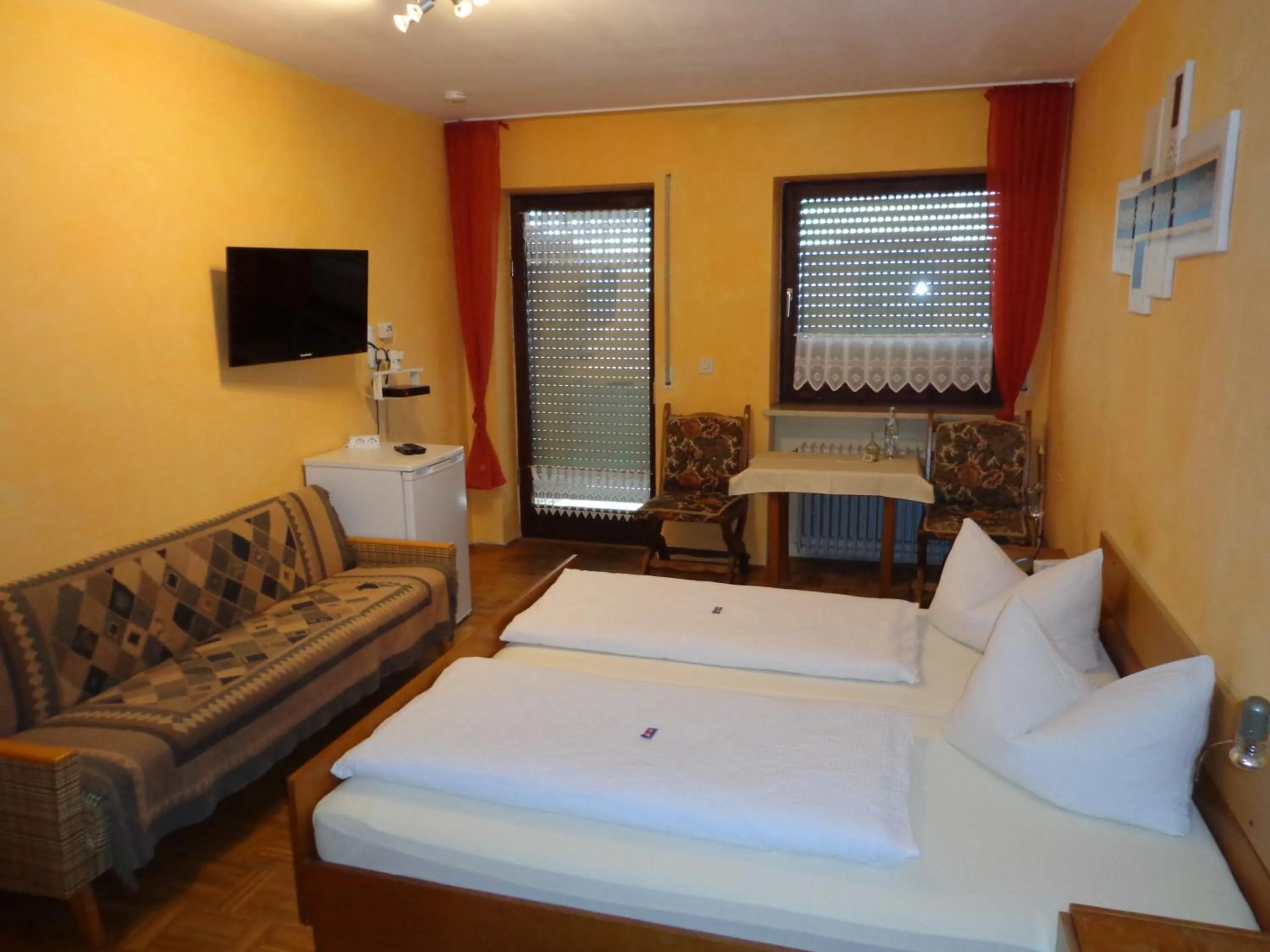 Photo of the whole room, Bed in Pension Schamberger