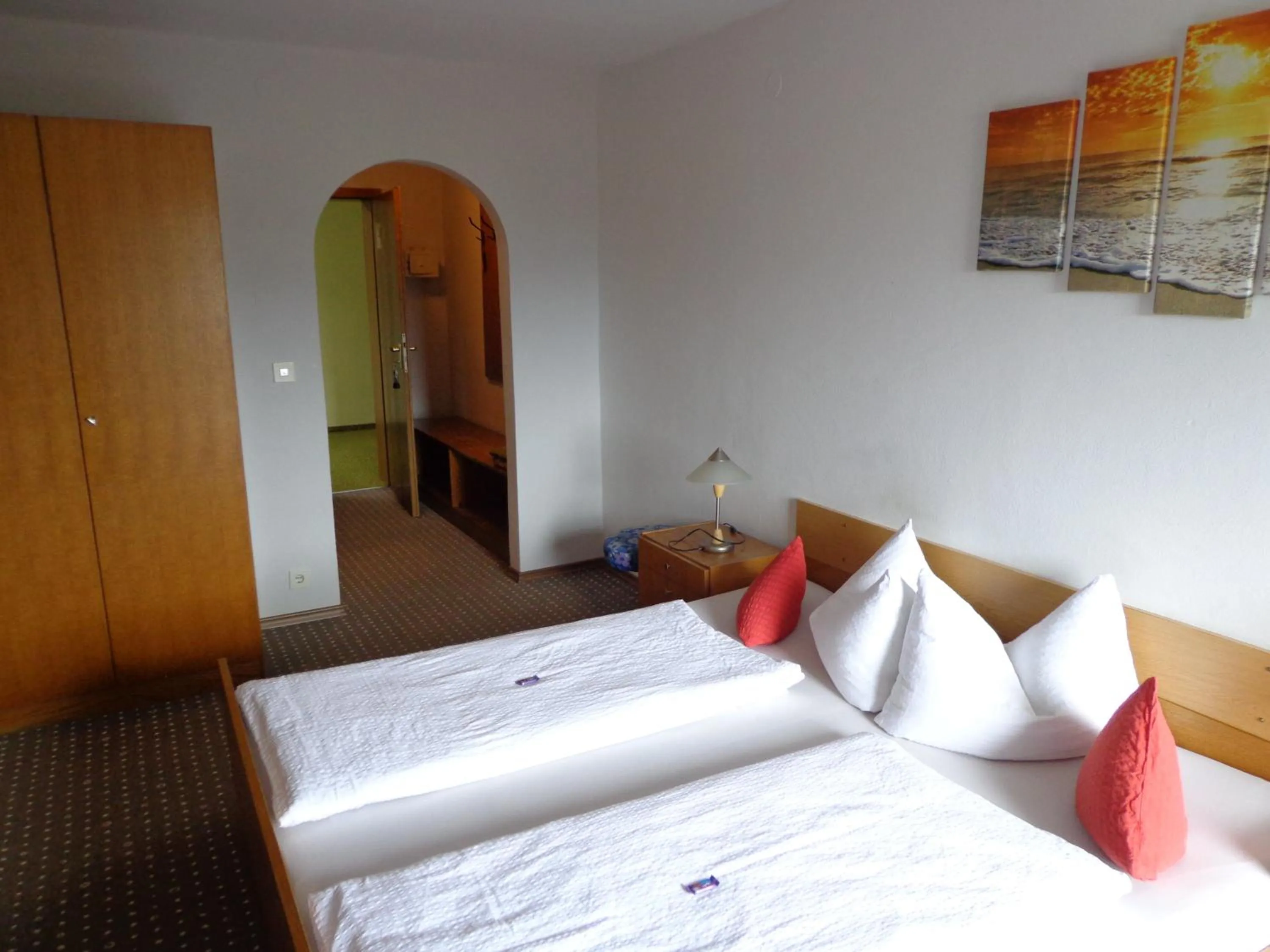 Shower, Bed in Pension Schamberger