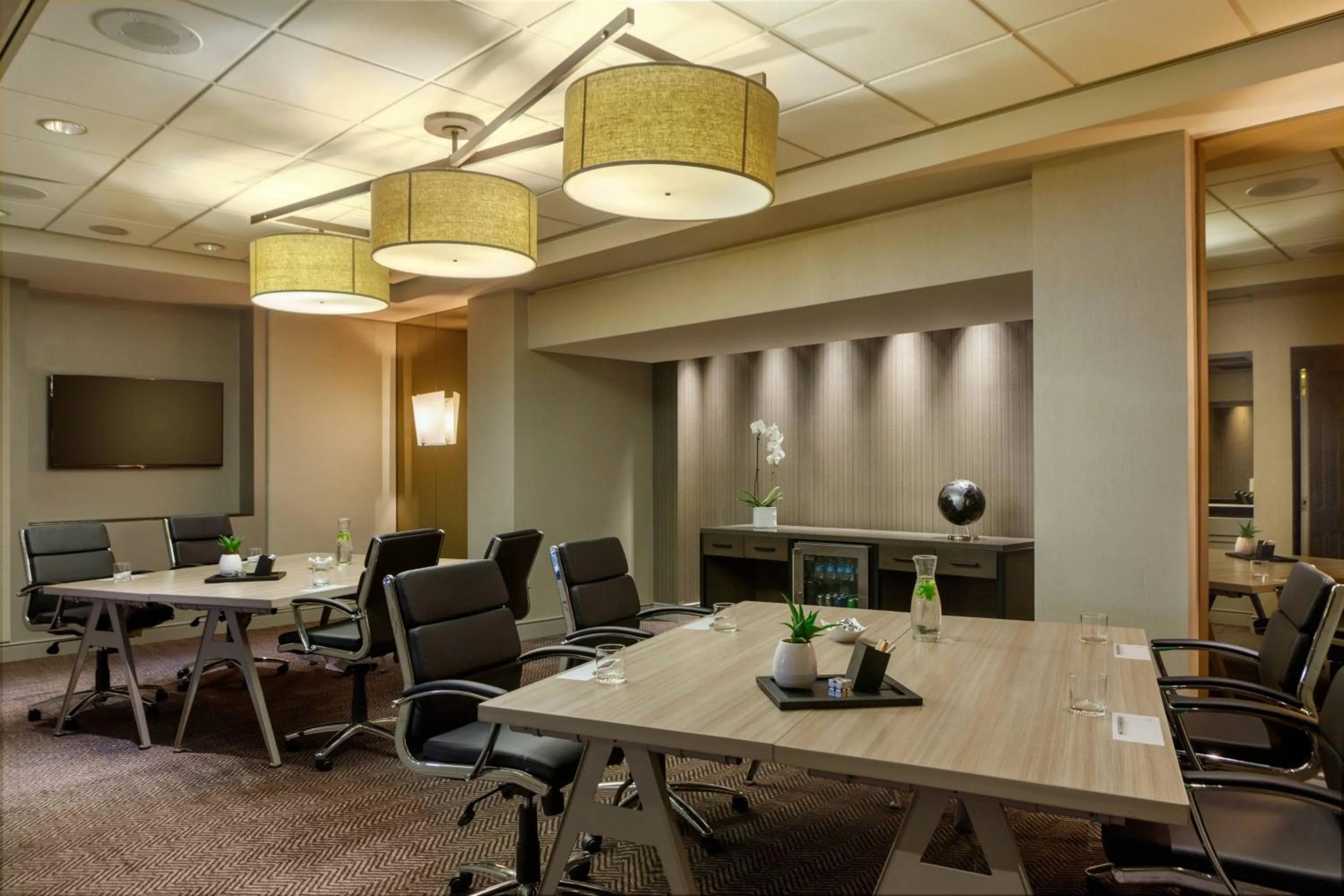 Meeting/conference room in Renaissance Los Angeles Airport Hotel