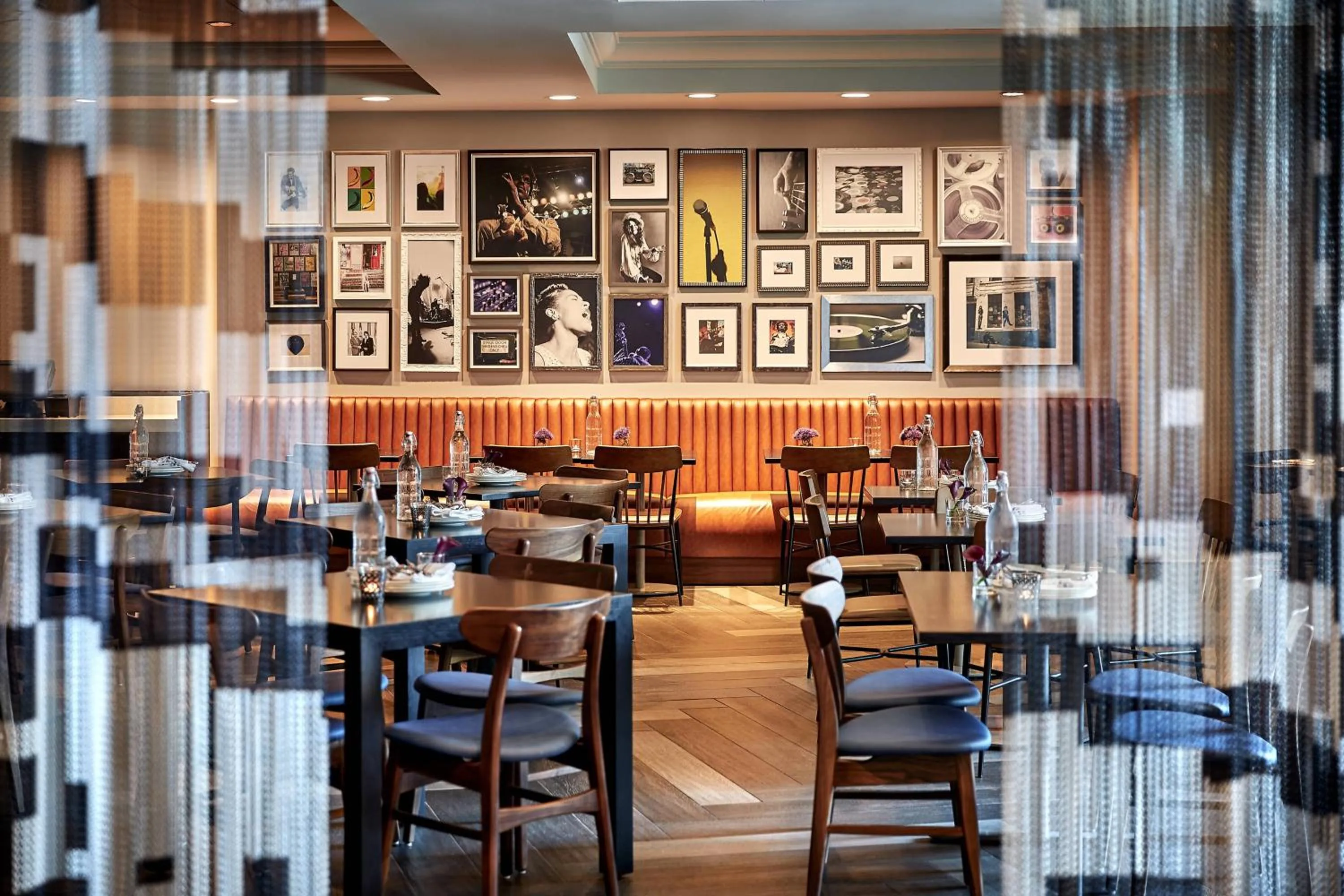 Restaurant/places to eat in Renaissance Los Angeles Airport Hotel