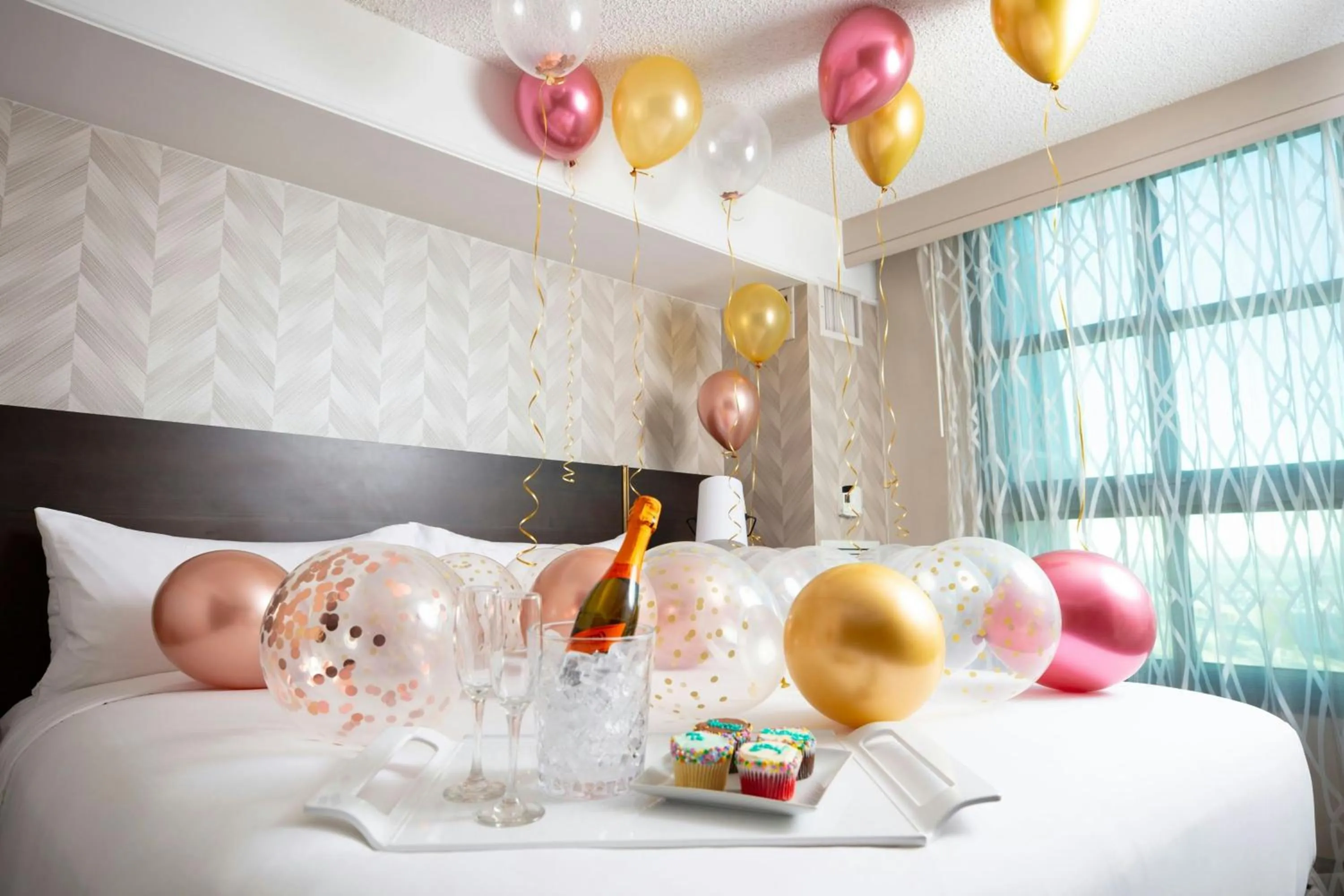 Other, Bed in Renaissance Los Angeles Airport Hotel