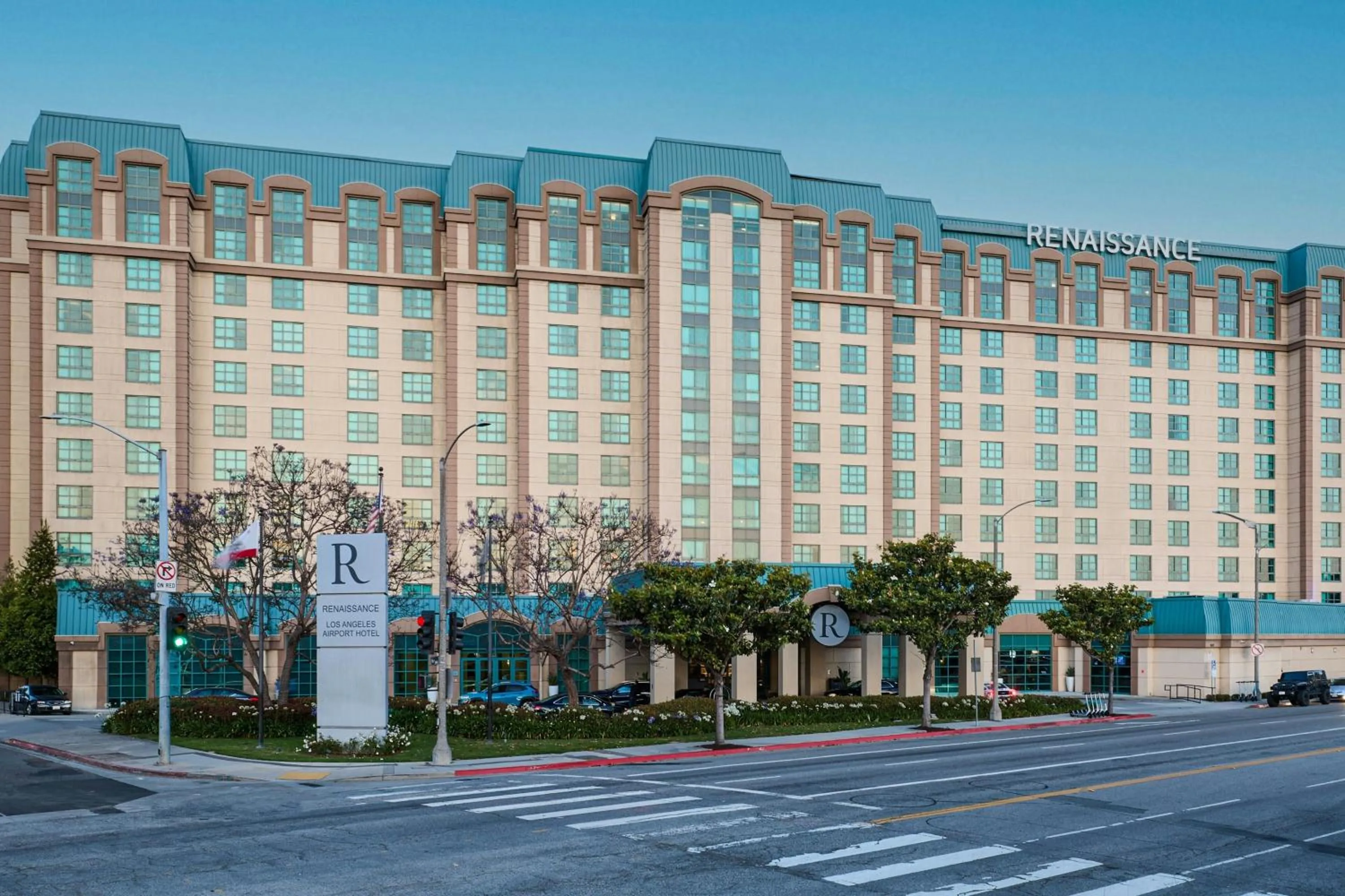 Property building in Renaissance Los Angeles Airport Hotel