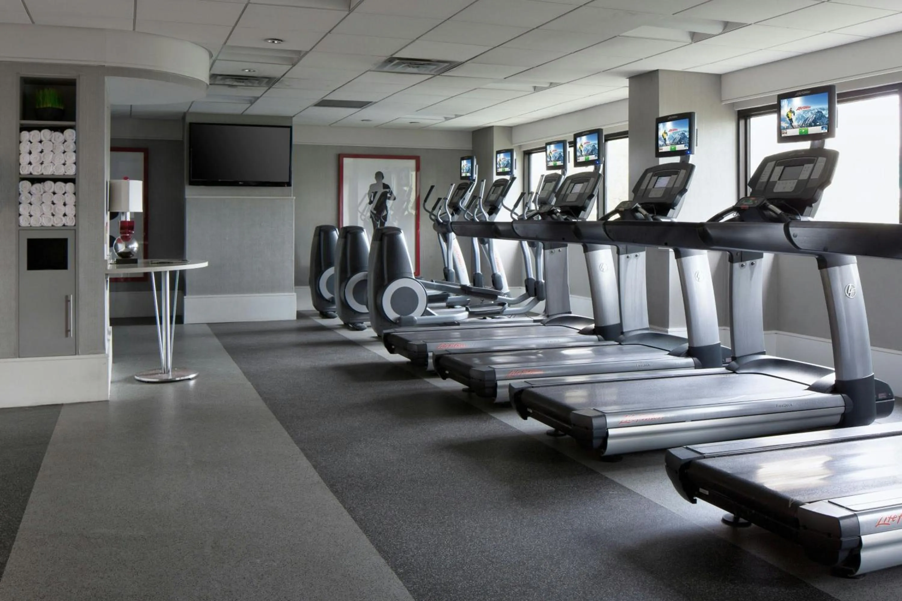 Fitness centre/facilities in New York LaGuardia Airport Marriott