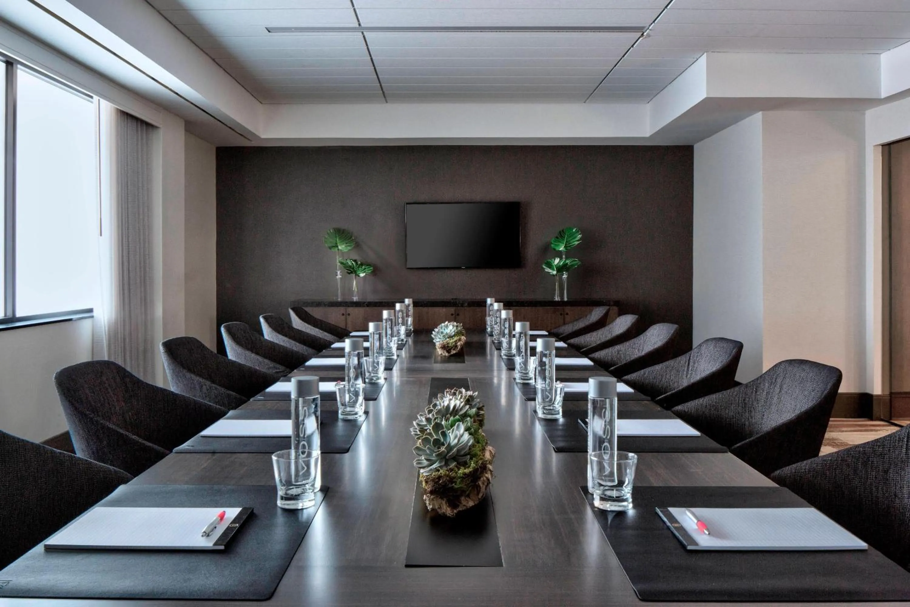 Meeting/conference room in New York LaGuardia Airport Marriott