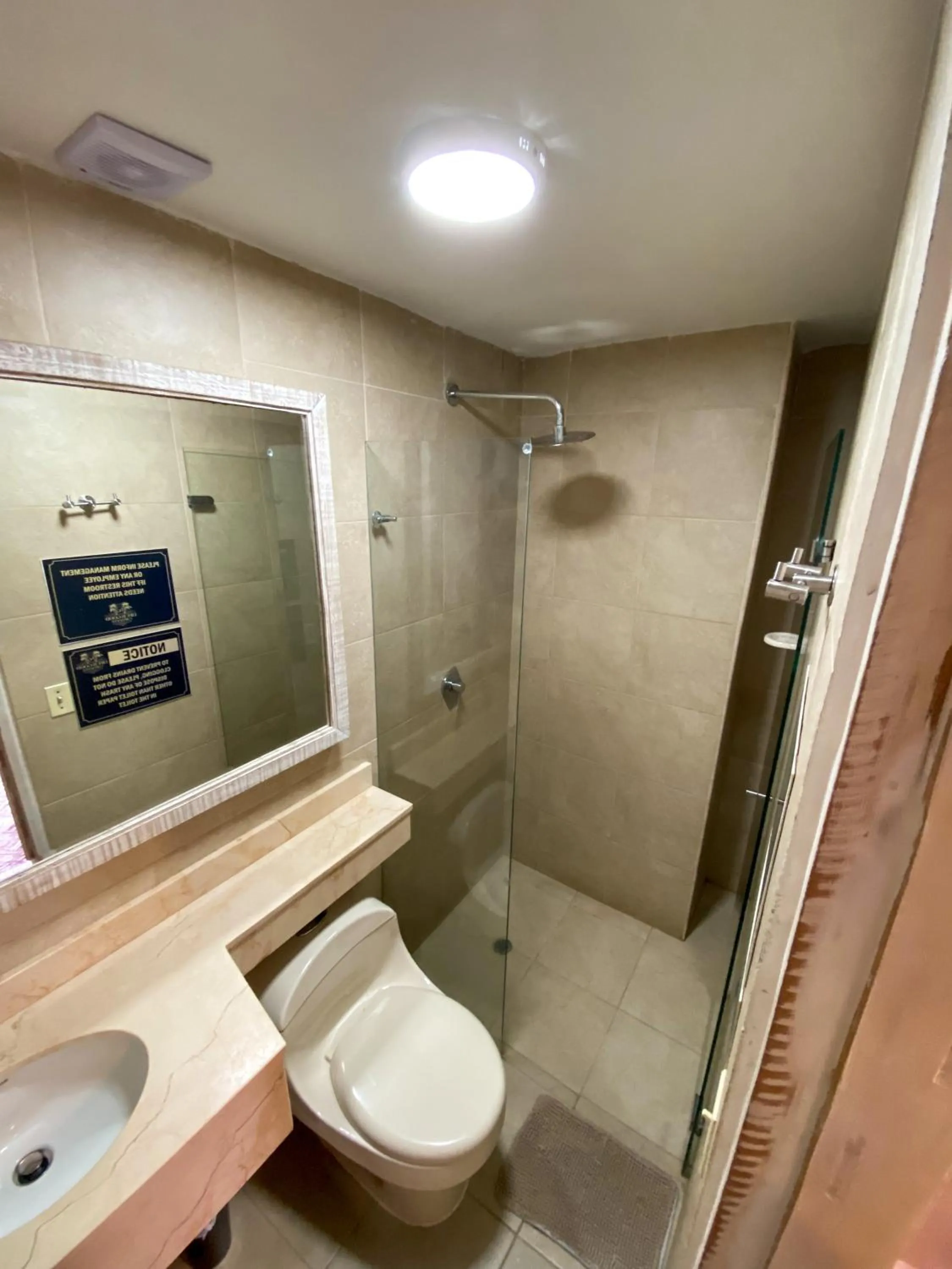 Shower in Life is Good Cartagena Hostel