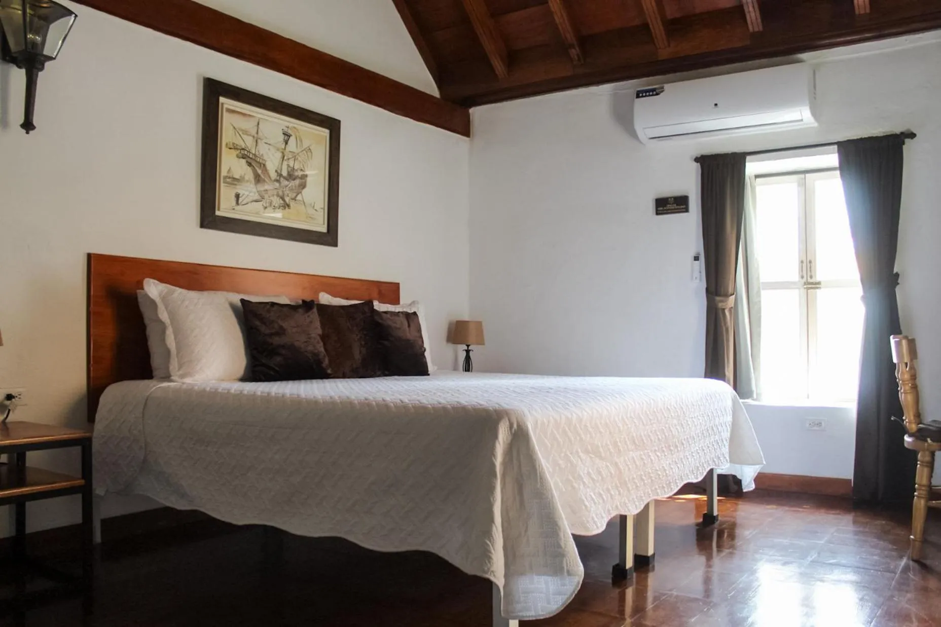 Restaurant/places to eat, Bed in Life is Good Cartagena Hostel