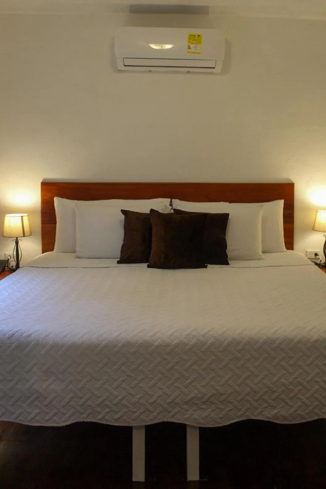 Restaurant/places to eat, Bed in Life is Good Cartagena Hostel